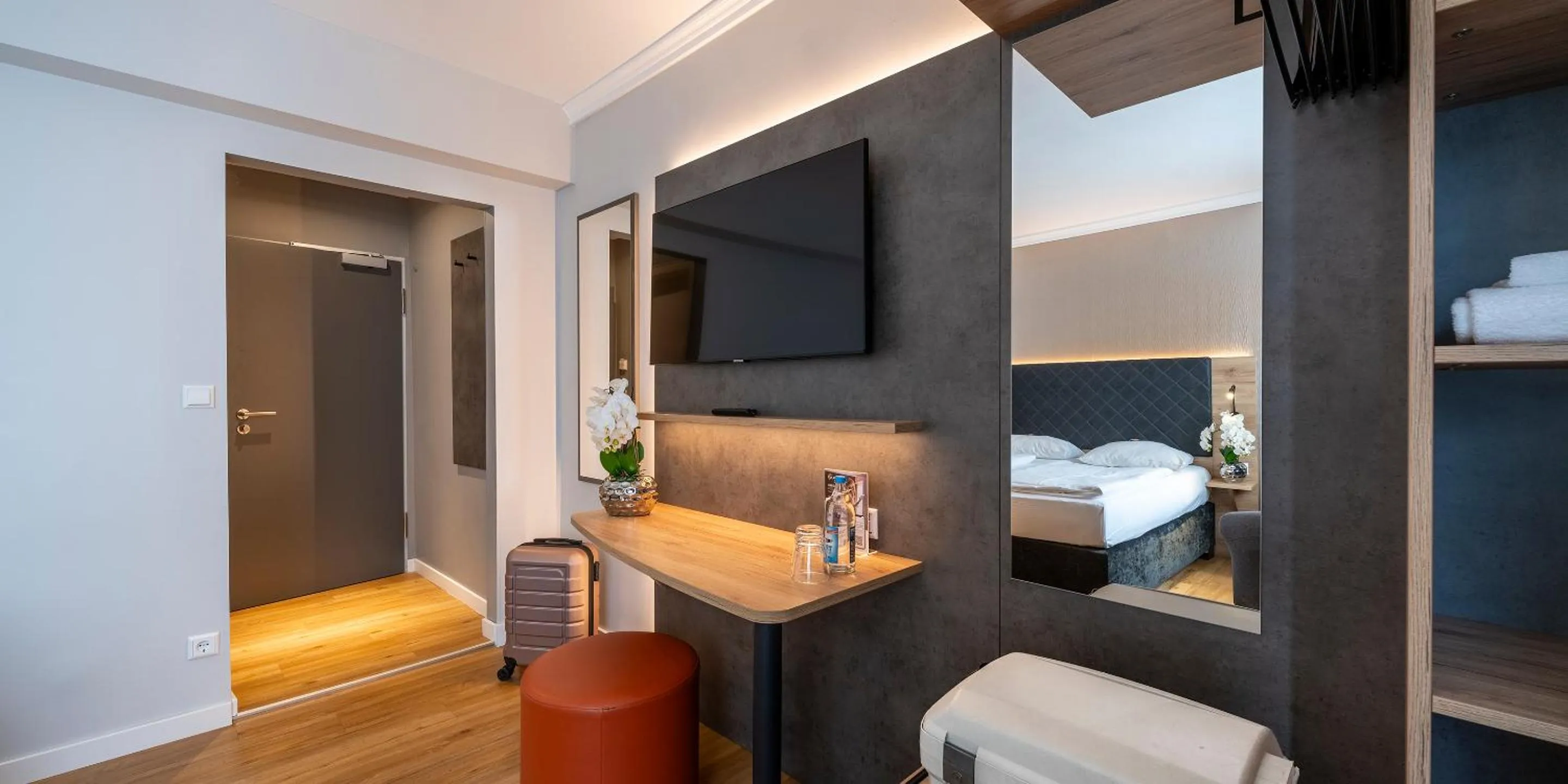 Photo of the whole room in PLAZA INN Rieker Stuttgart Hauptbahnhof