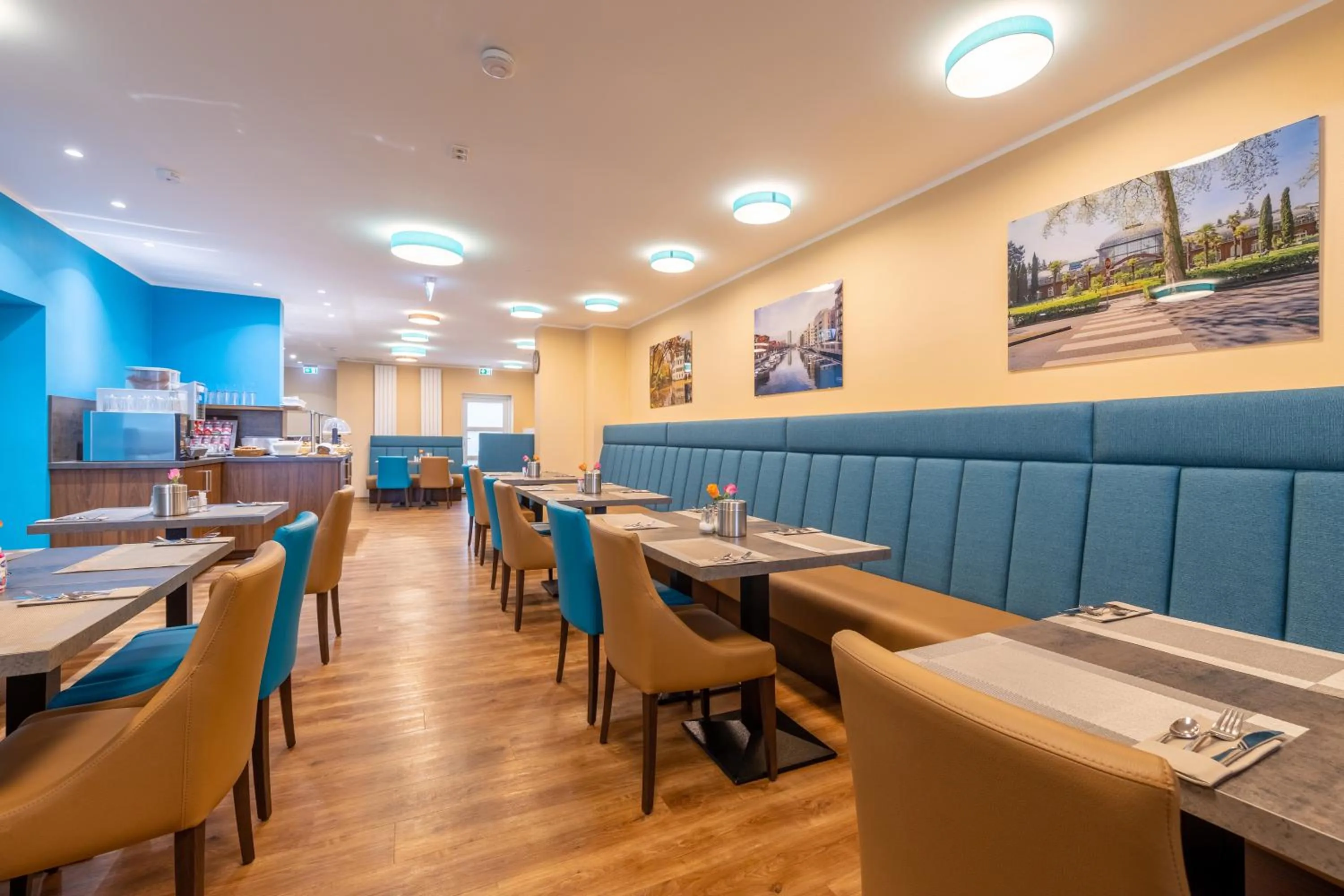 Restaurant/places to eat in Trip Inn Hotel Messe Westend