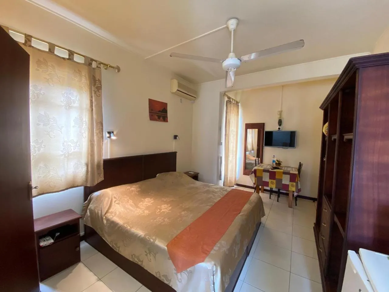 Bed in Monalysa Holidays