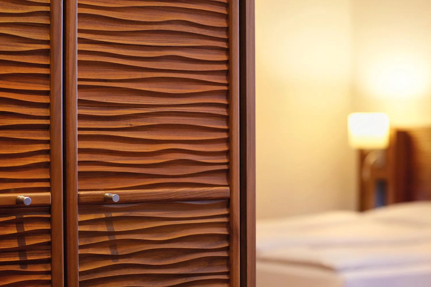 wardrobe, Bed in Hotel Hafen Hamburg