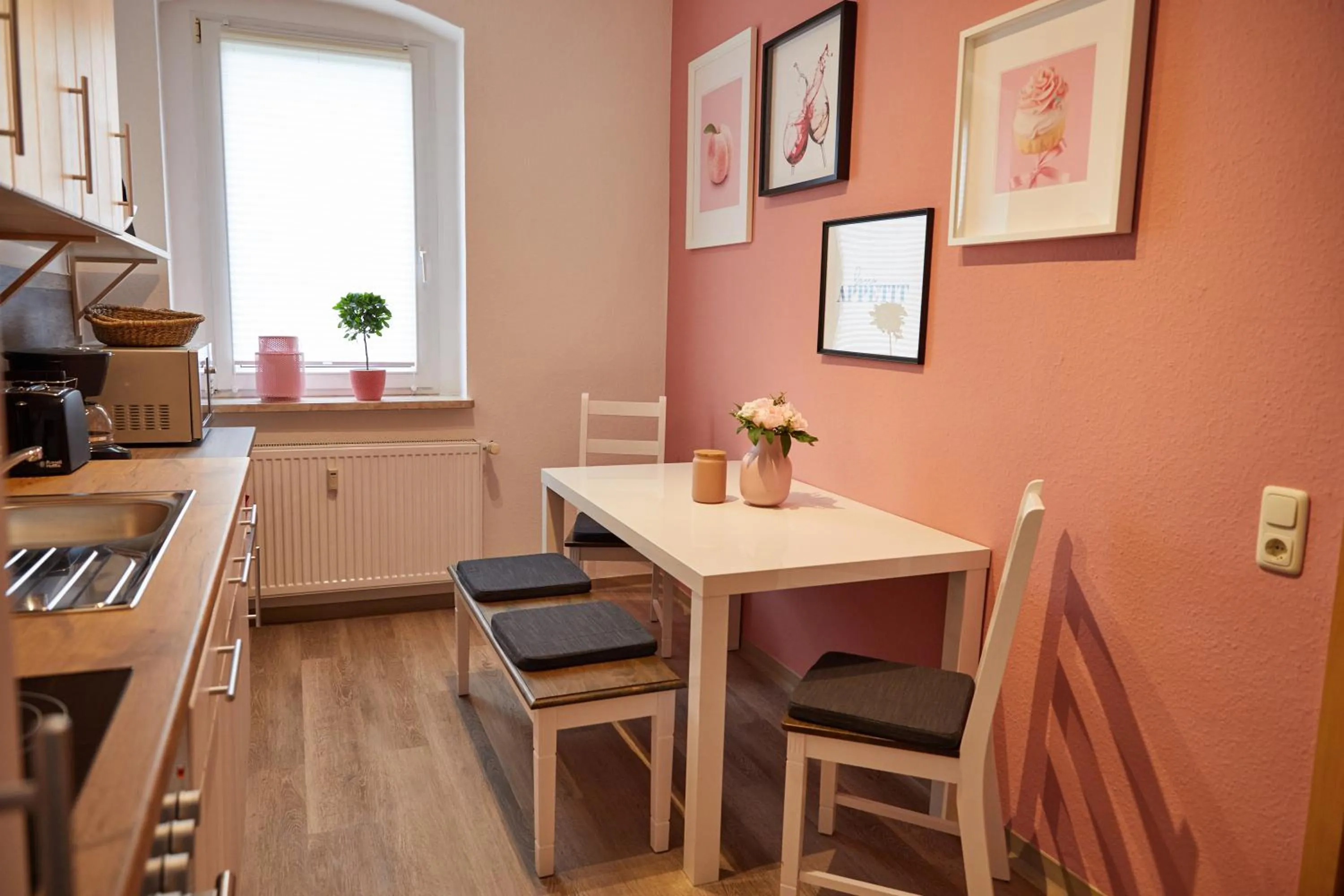 Kitchen or kitchenette in Cityhotel Bernburg