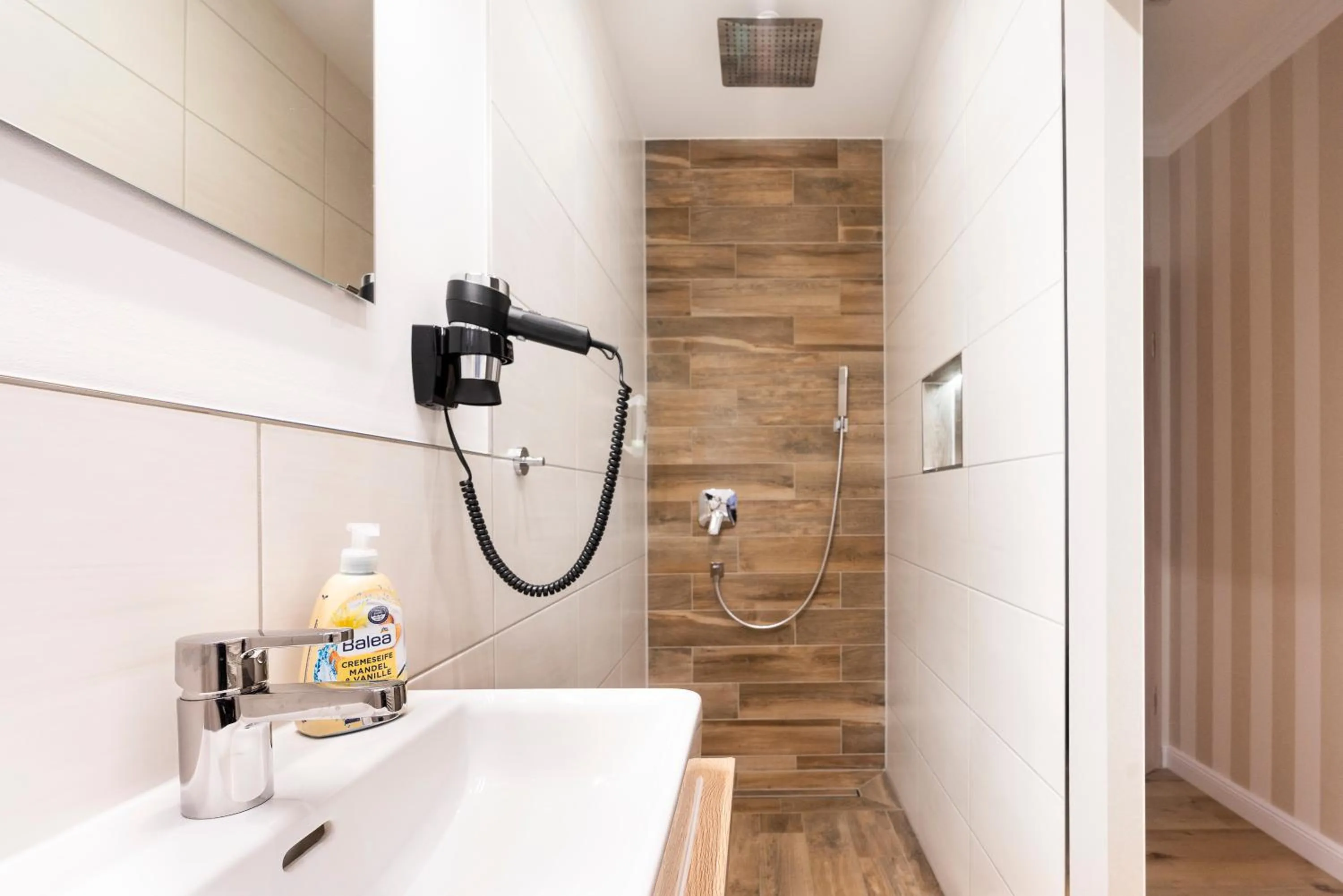 Bathroom in Cityhotel Bernburg