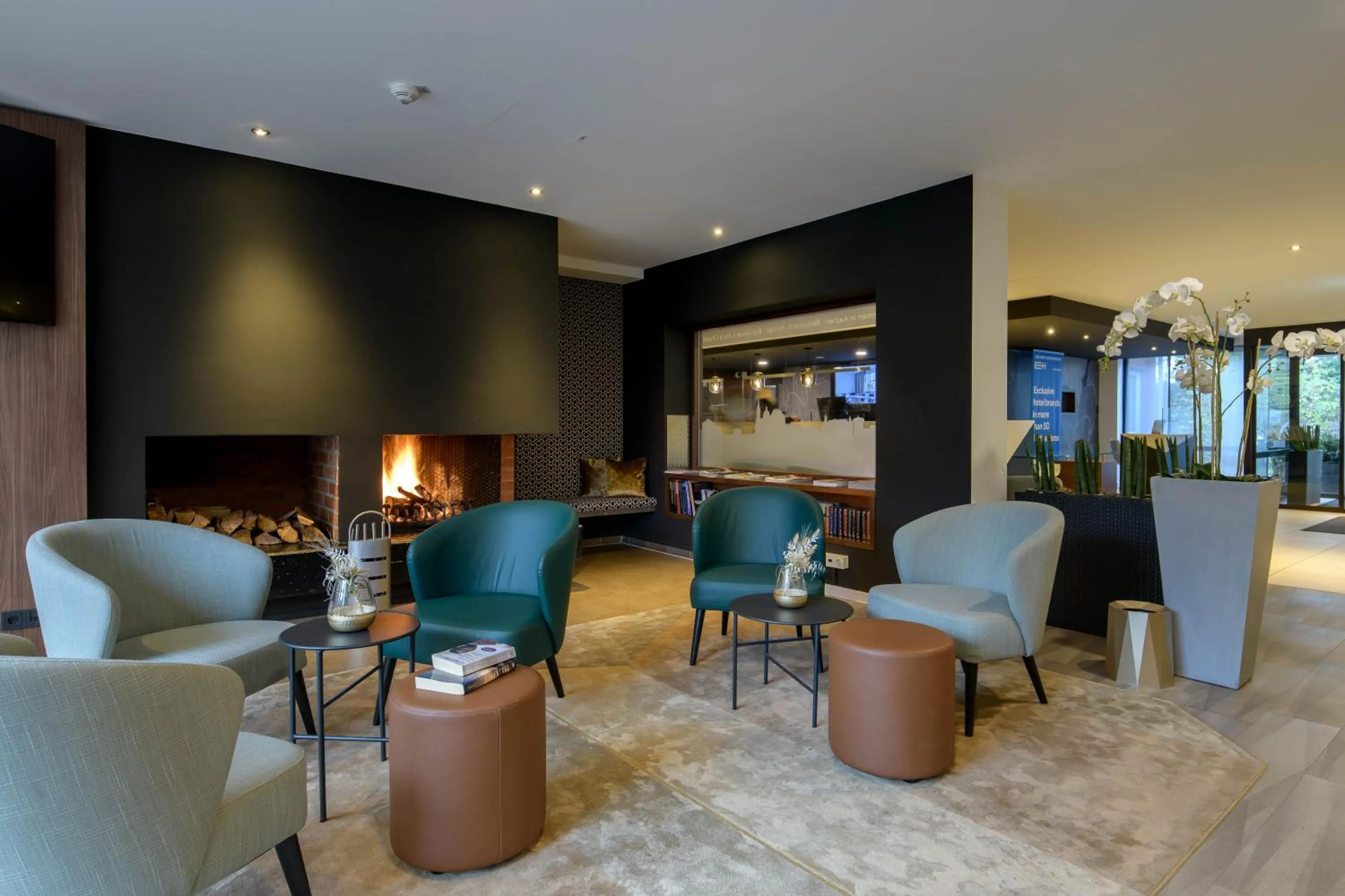 Lobby or reception in Mercure Aachen Europaplatz