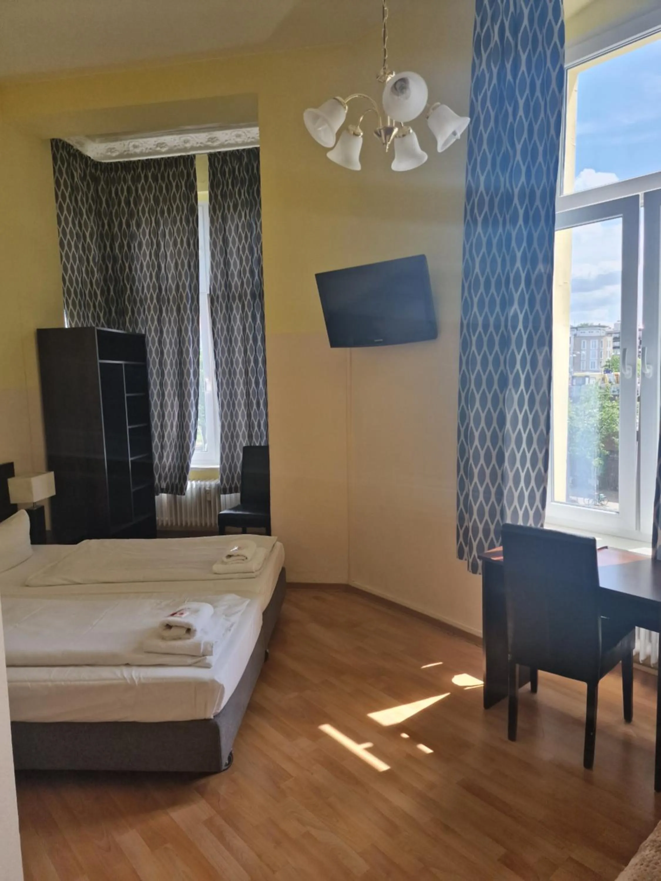 Bed in Hotel Am Stuttgarter Eck