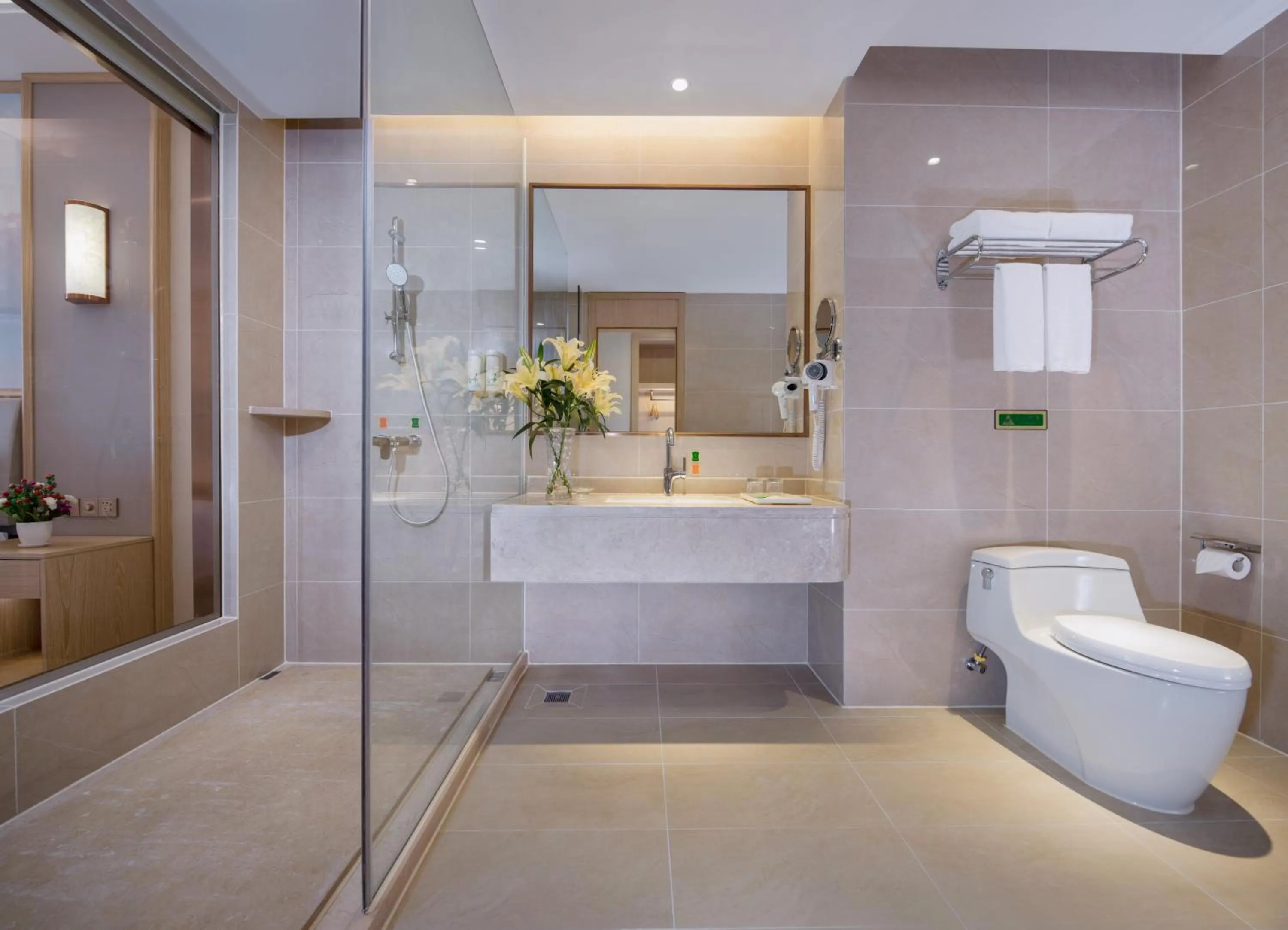 Bathroom in Vienna International Hotel (Lianjiang Avenue Xinyuan International Plaza)