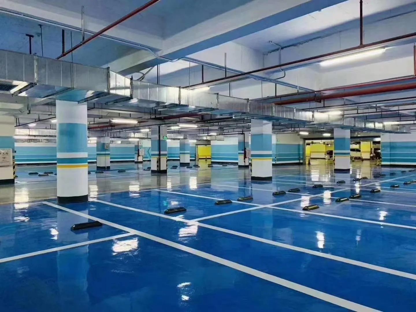 Parking in Vienna International Hotel (Lianjiang Avenue Xinyuan International Plaza)