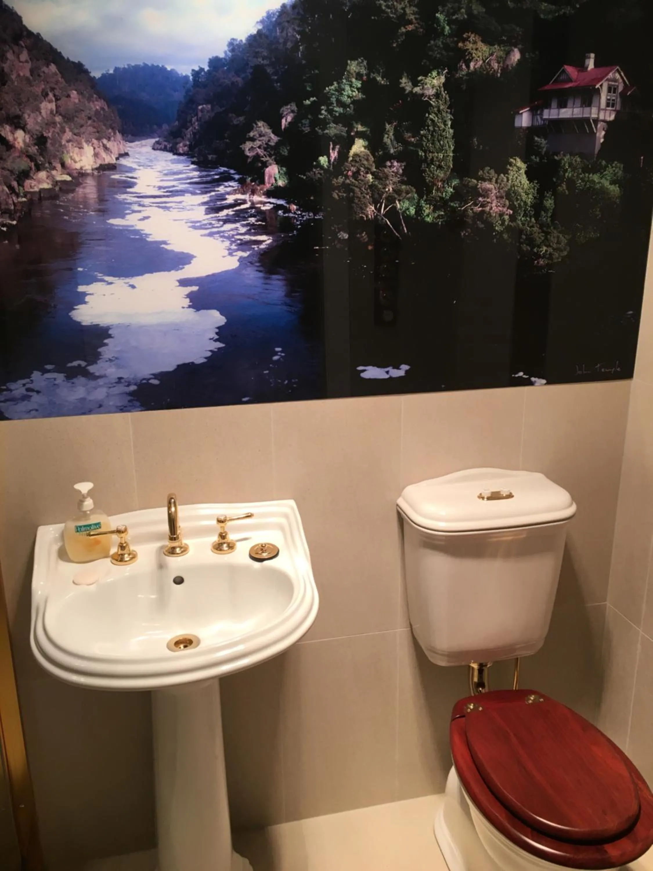 Bathroom in Fitzpatricks Inn