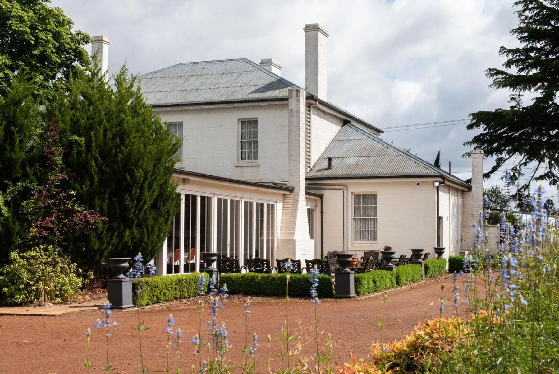 Property building in Fitzpatricks Inn