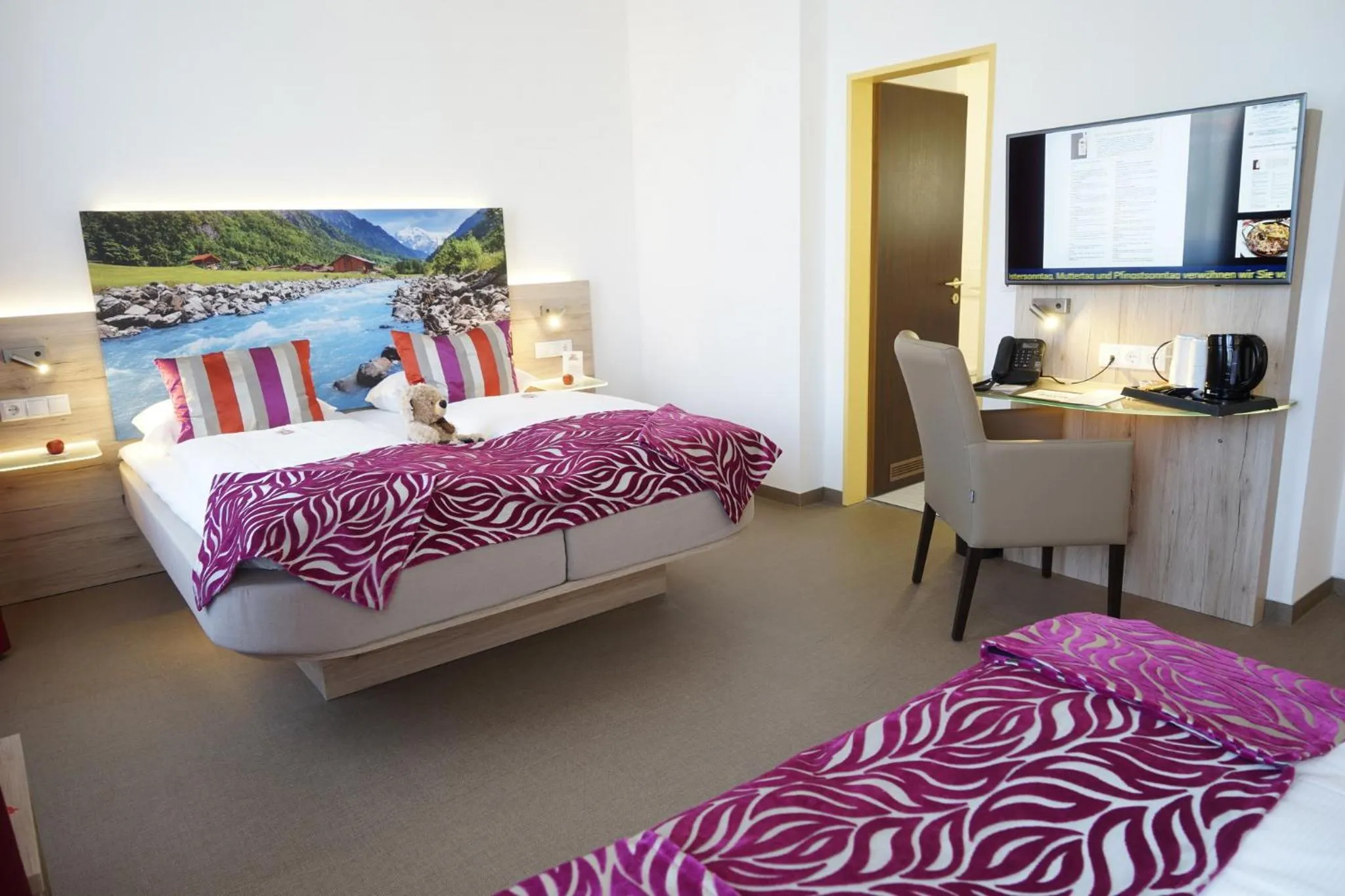 Photo of the whole room, Bed in Hotel Edel Weiss