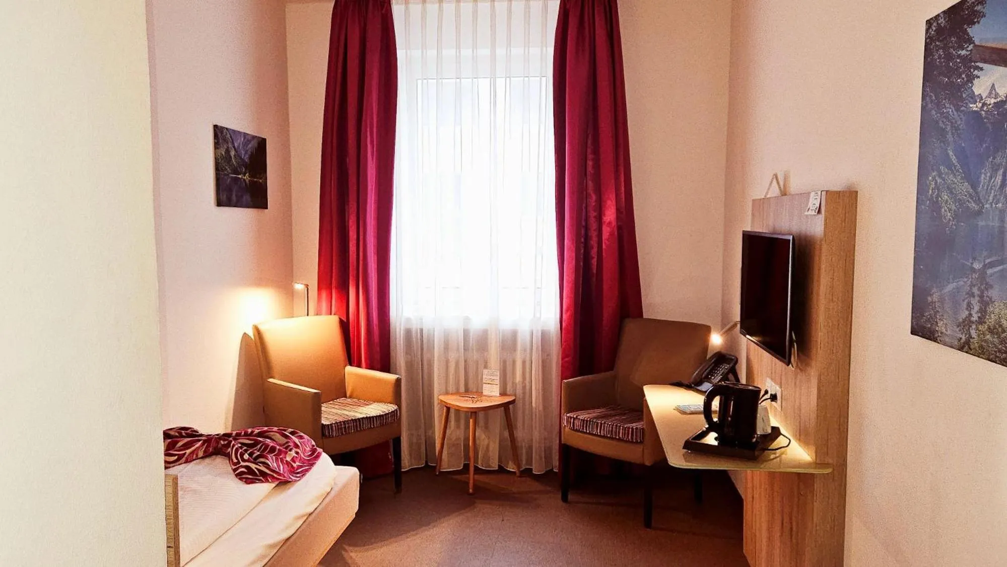 Bedroom, Bed in Hotel Edel Weiss