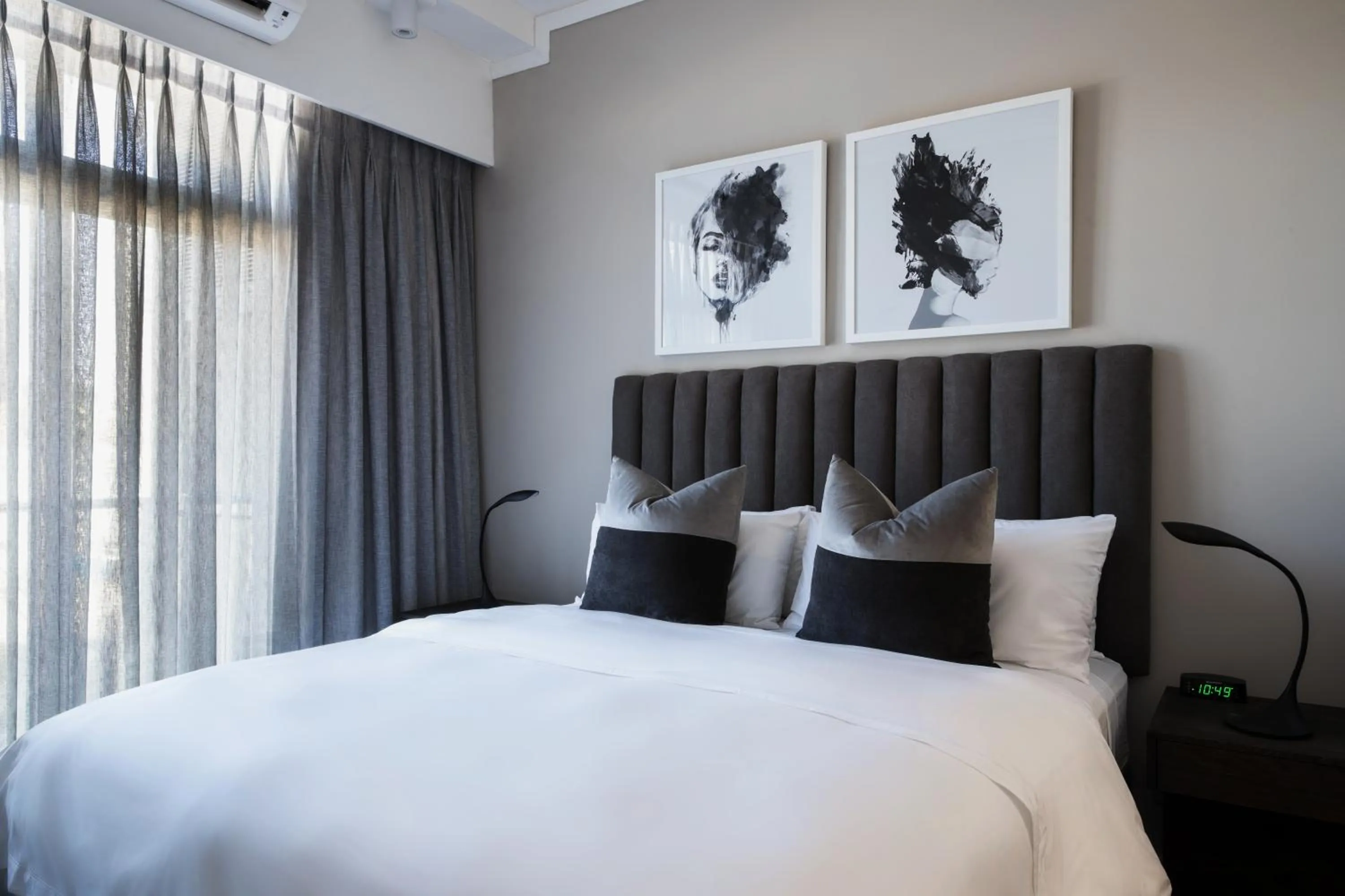 Bedroom, Bed in The Capital Trilogy Menlyn Maine