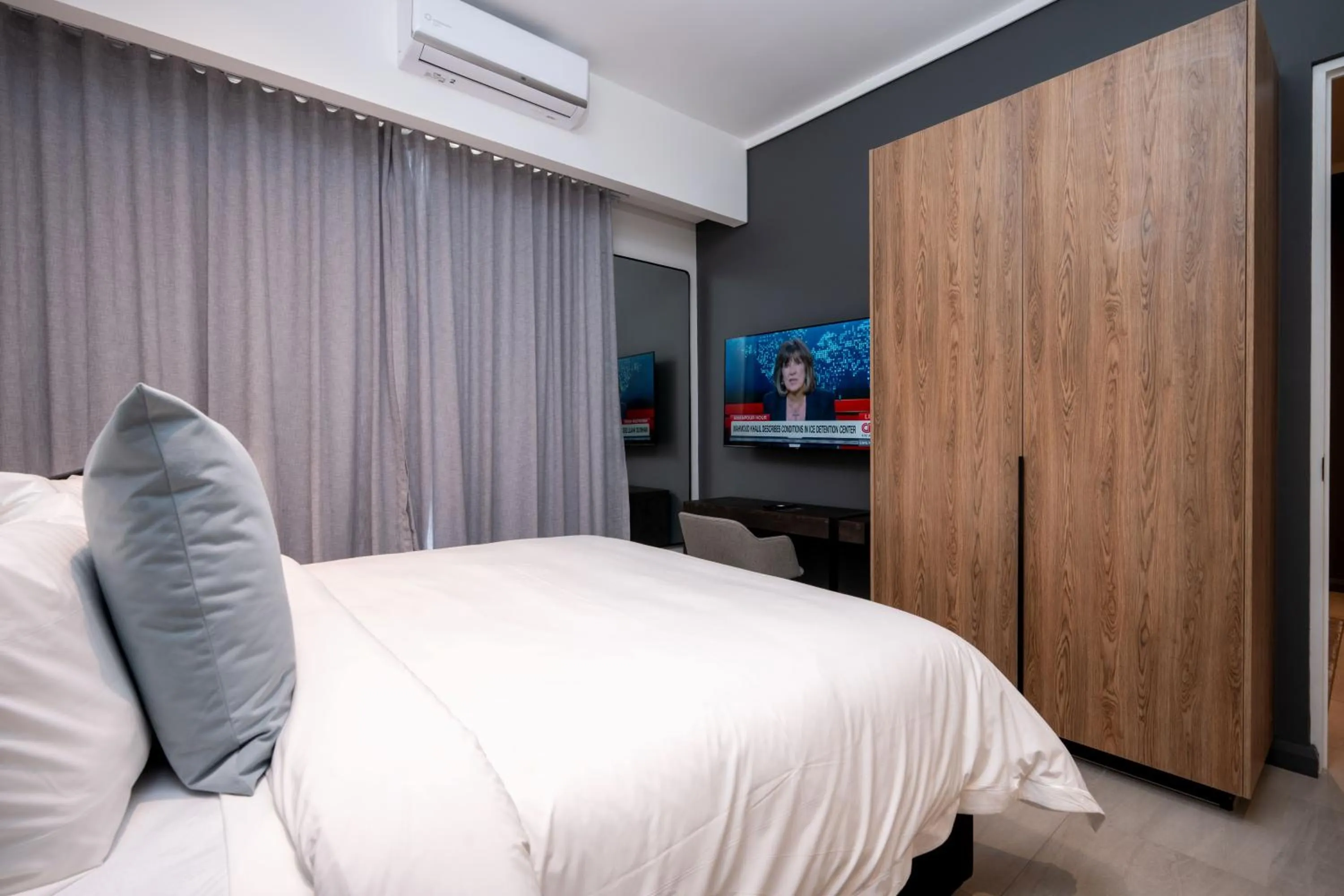 Bedroom, Bed in The Capital Trilogy Menlyn Maine