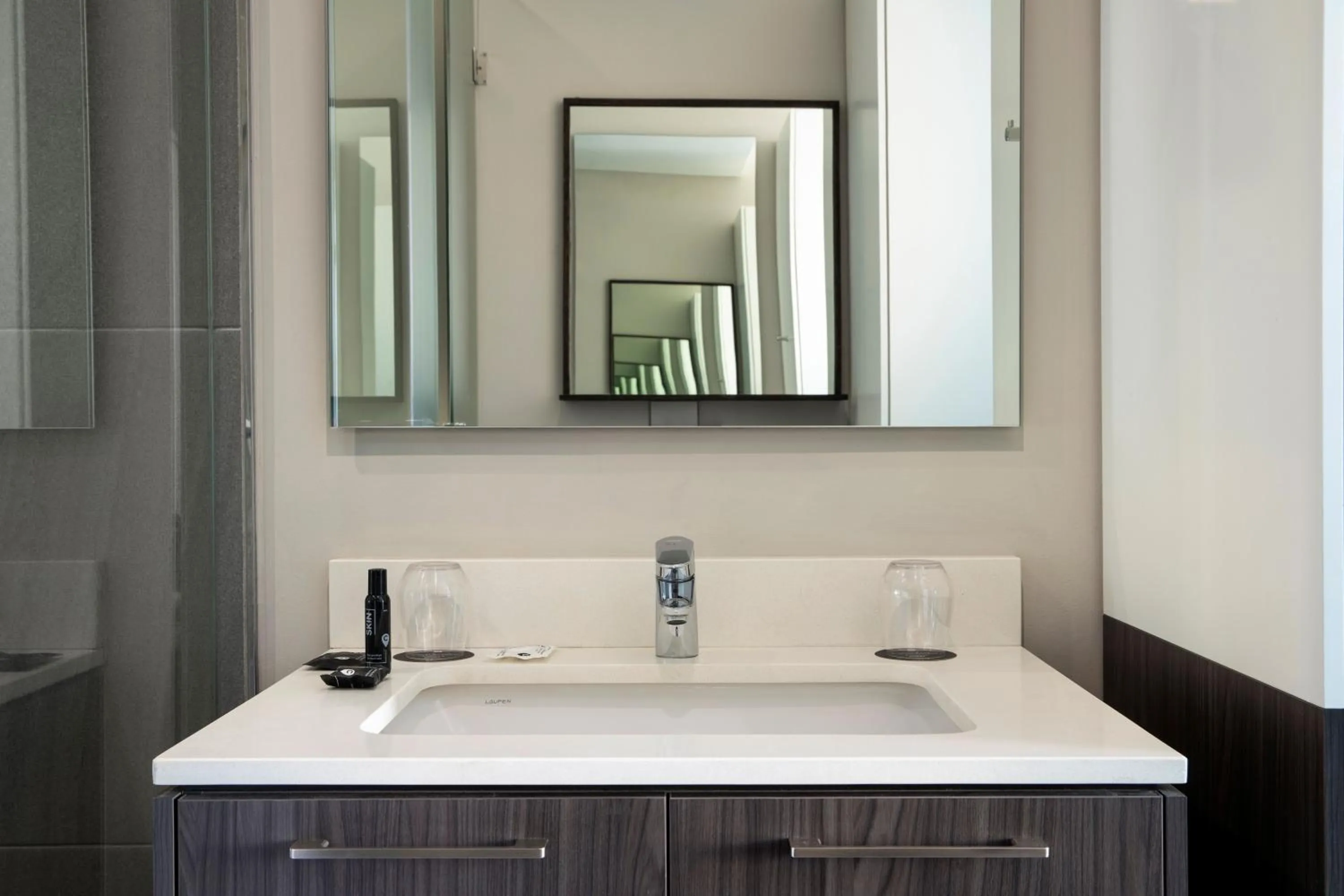 Bathroom in The Capital Trilogy Menlyn Maine