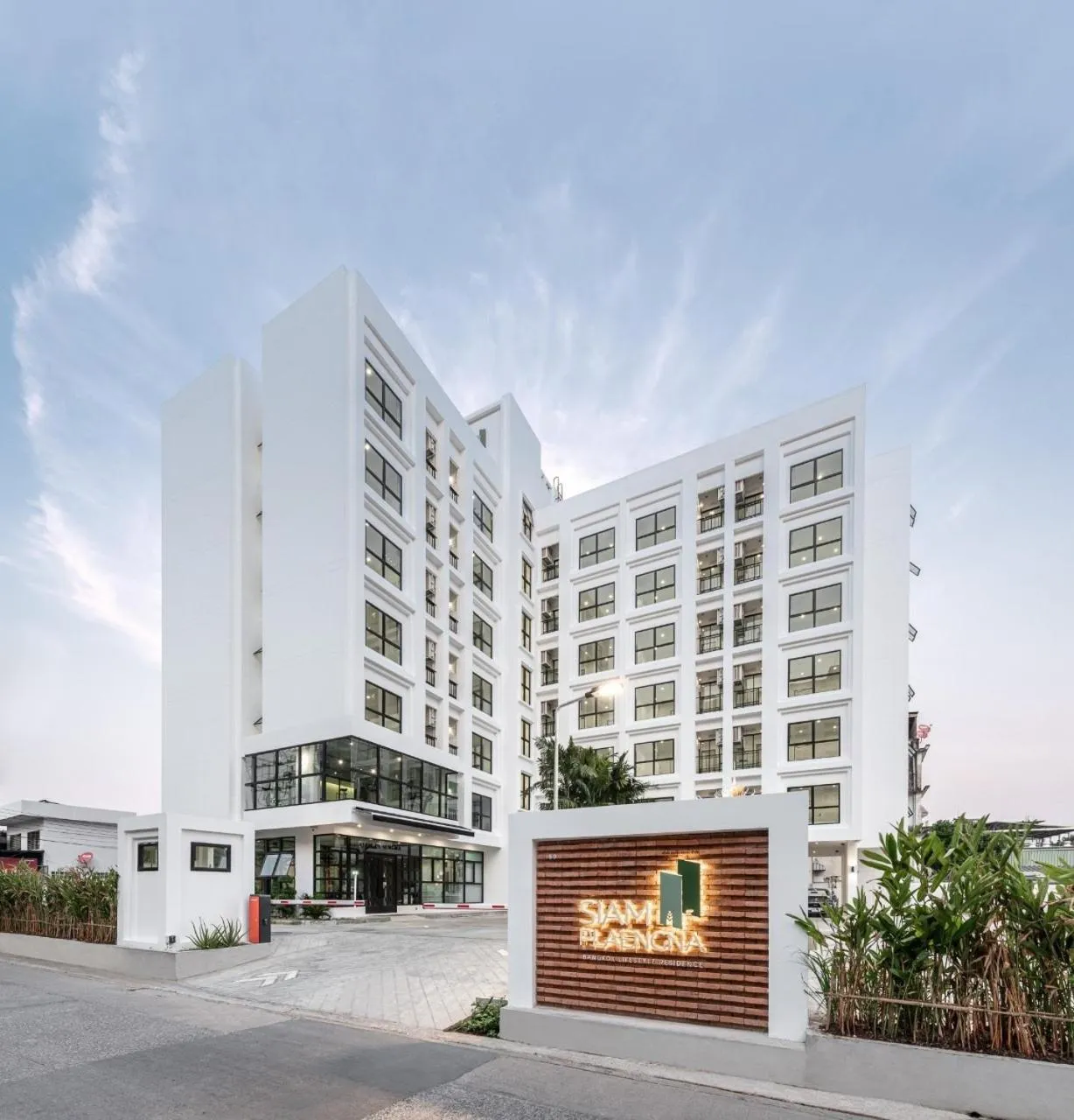 Property building in Siamplaengna Residence