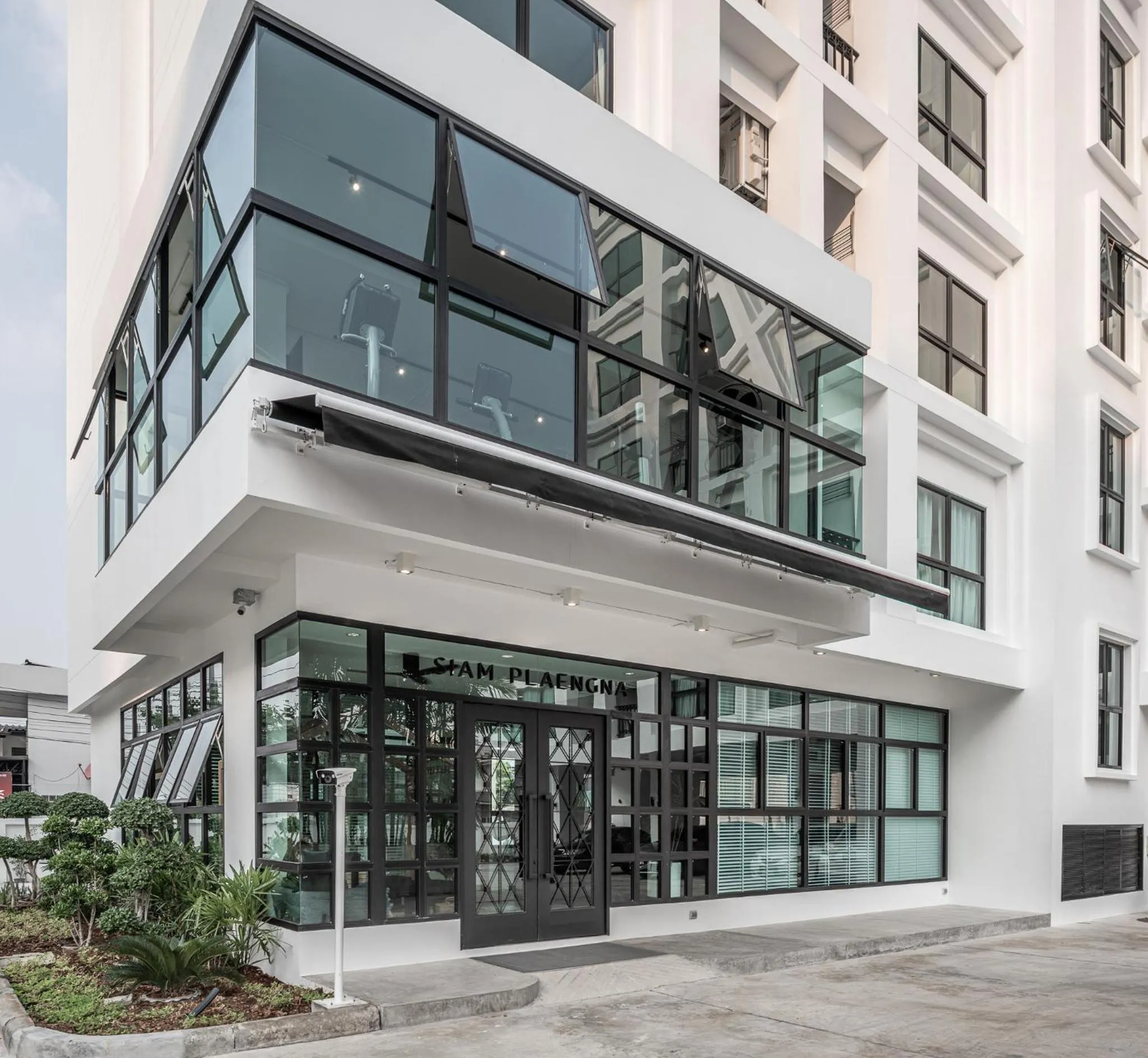 Facade/entrance in Siamplaengna Residence