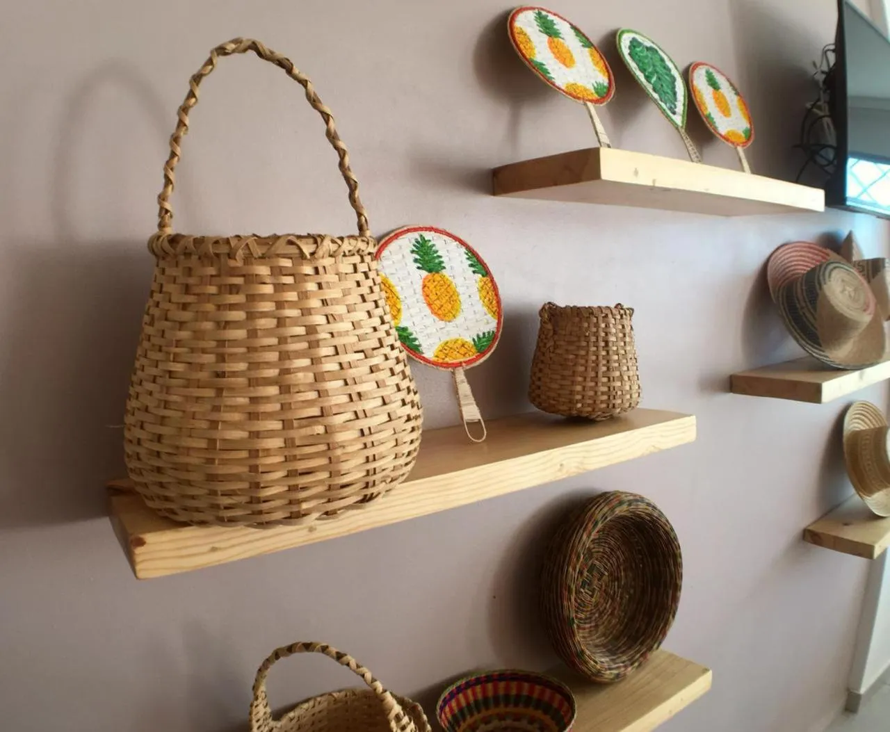 On-site shops in Makena La Boquilla Beach Hostel