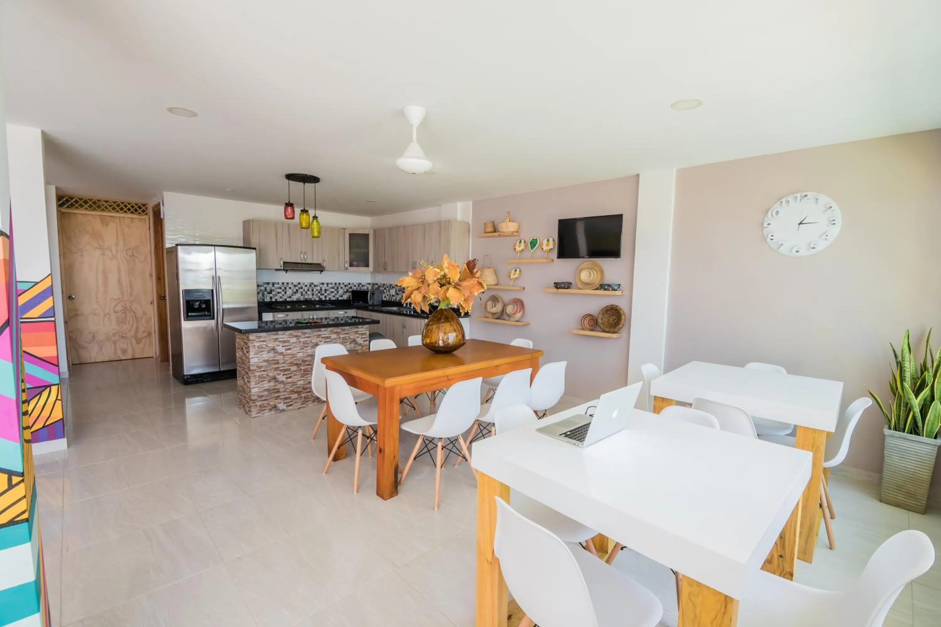 Dining area in Makena La Boquilla Beach Hostel