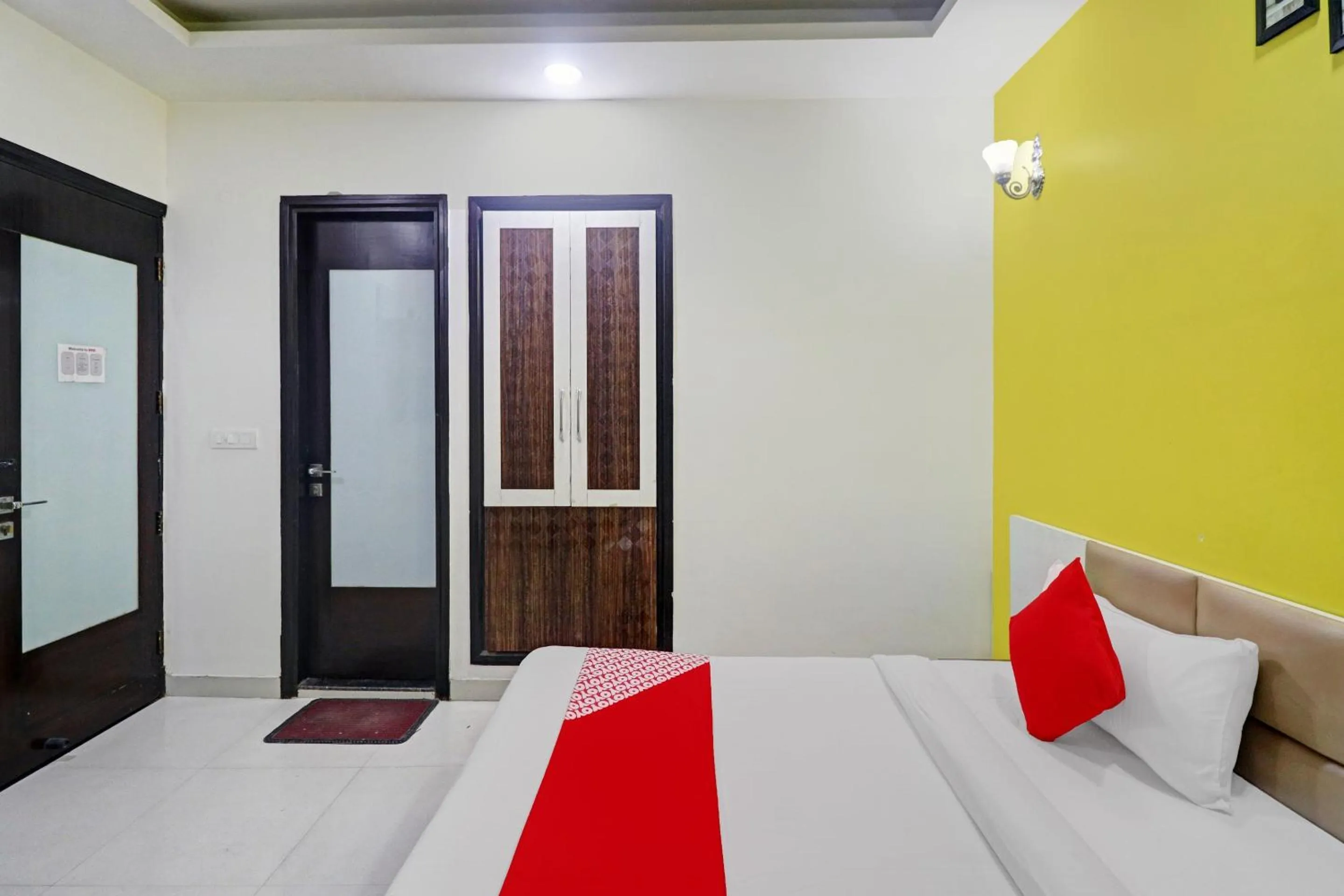 Bedroom, Bed in Hotel O Star Inn