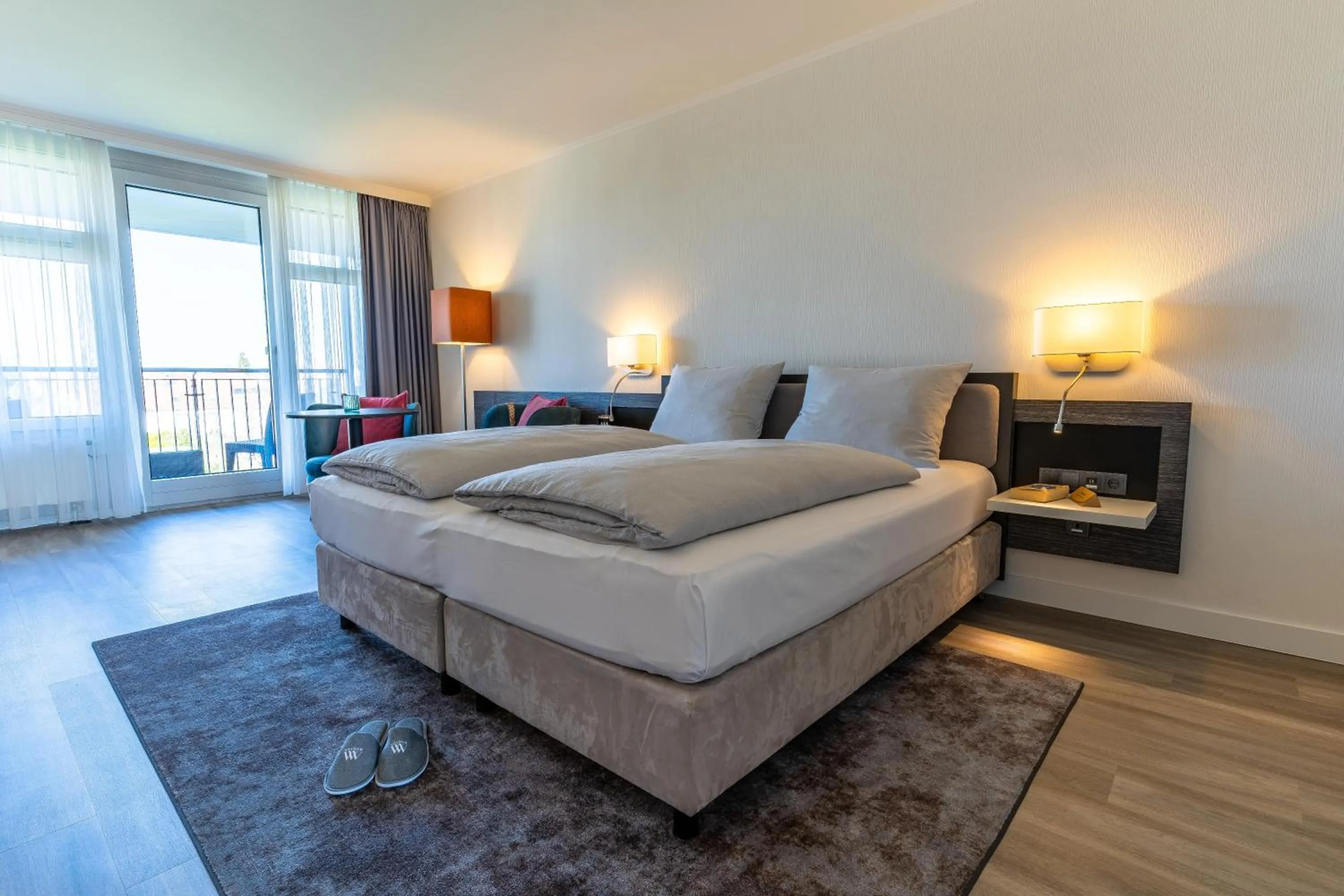 Photo of the whole room, Bed in MASEVEN Stuttgart SI Centrum ehem SI-SUITES