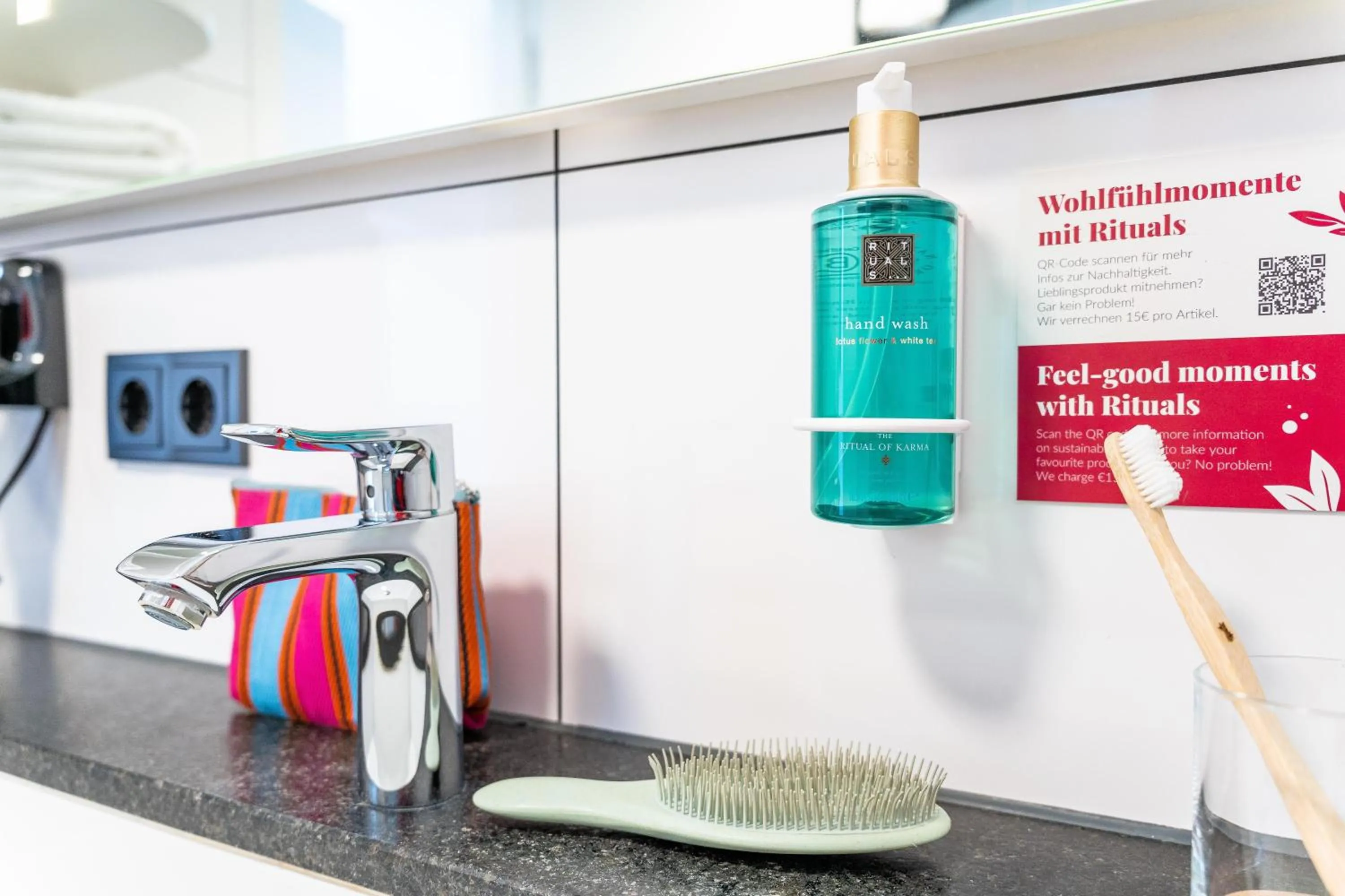 Photo of the whole room in MASEVEN Stuttgart SI Centrum ehem SI-SUITES