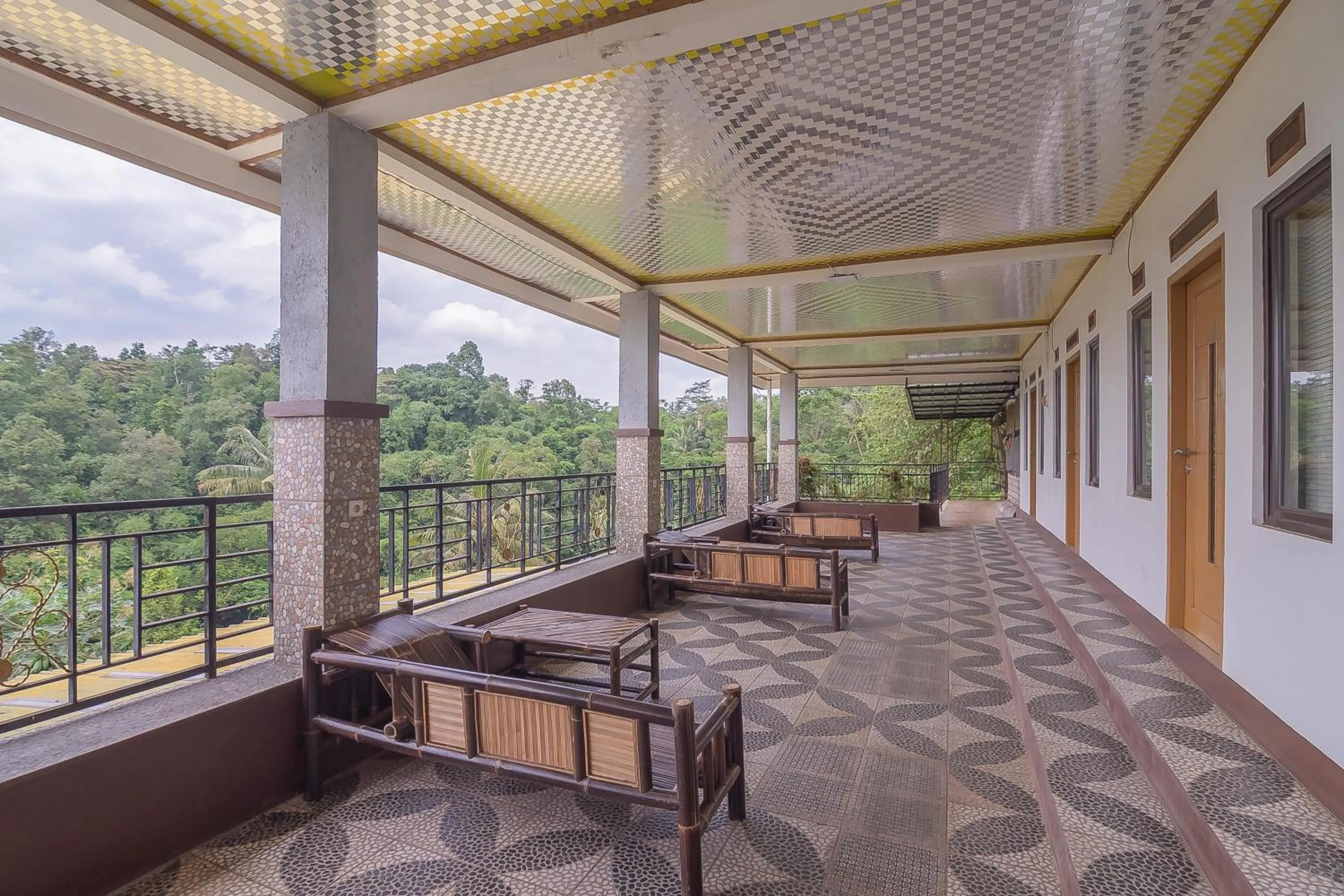 Balcony/Terrace in RedDoorz Resort Syariah @ Batu Apung Purwakarta