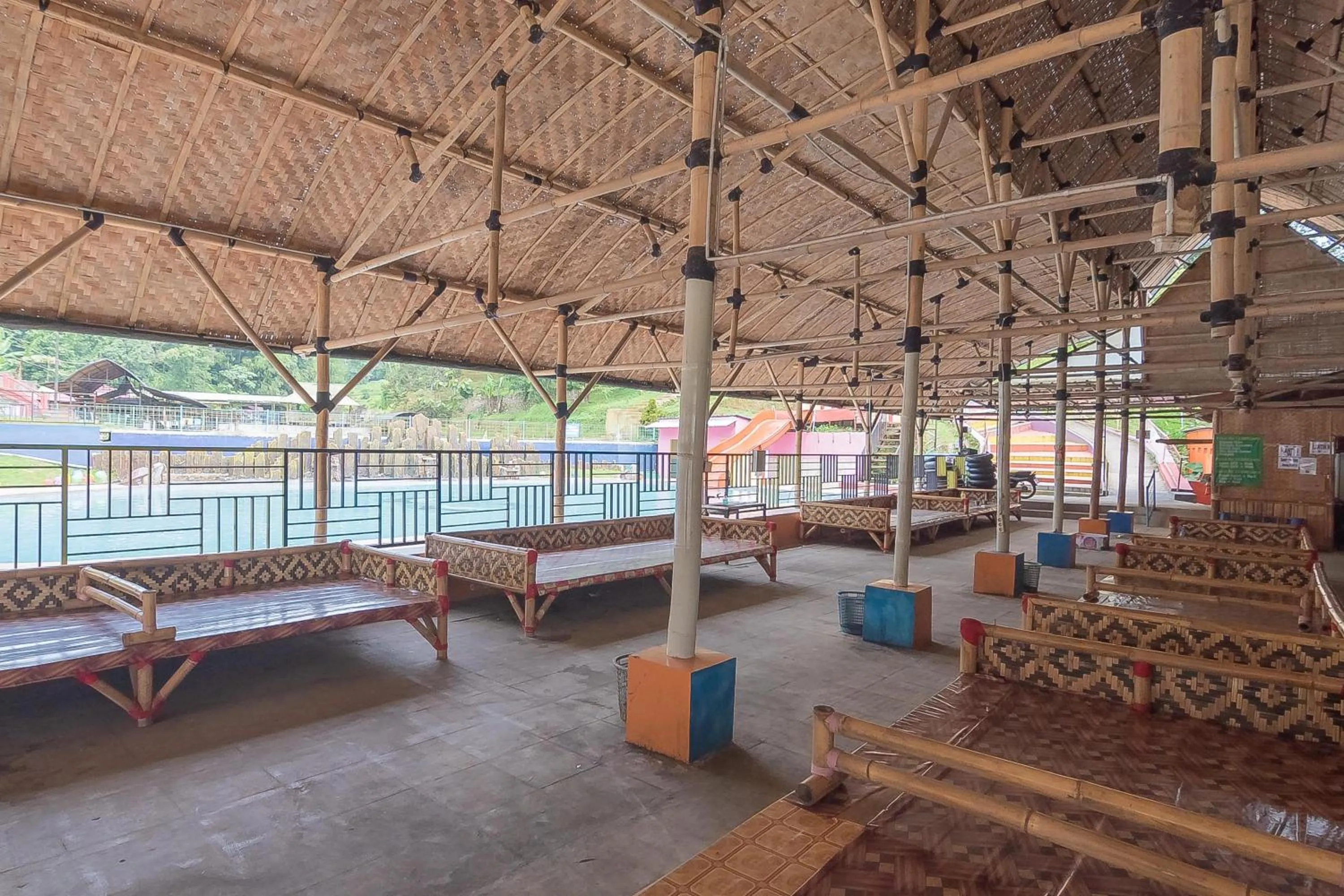 Restaurant/places to eat in RedDoorz Resort Syariah @ Batu Apung Purwakarta