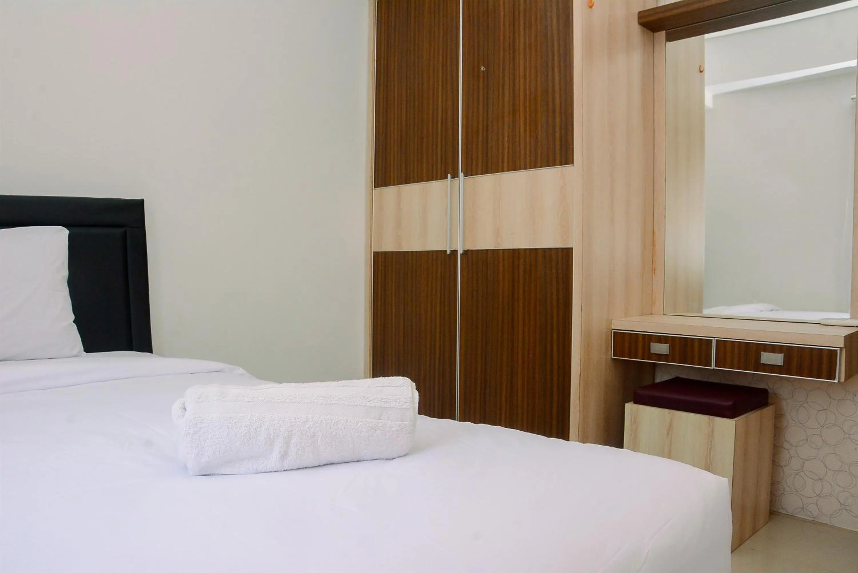 Bed in 2BR Apartment at Park View Condominium near Universitas Indonesia By Travelio