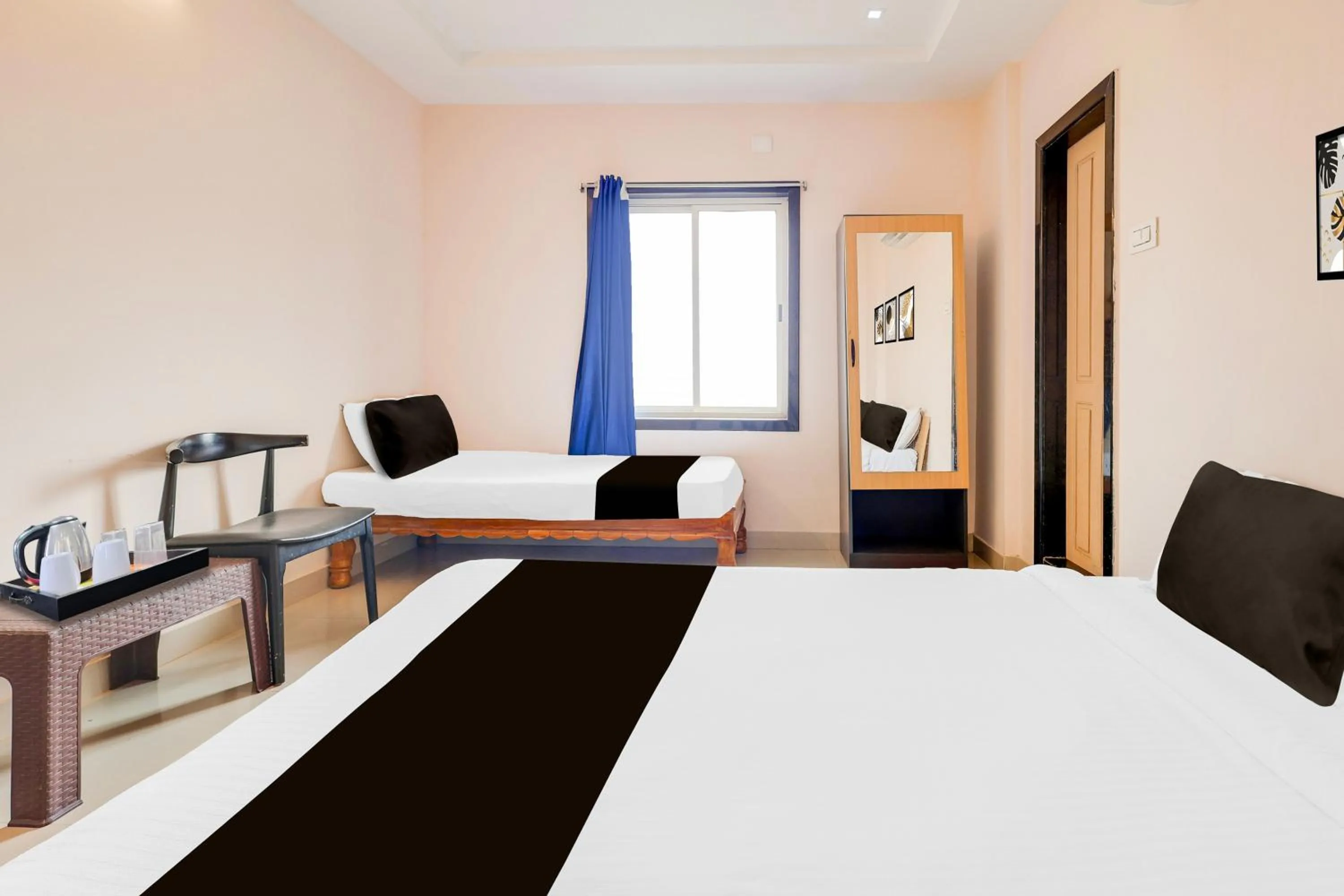 Bedroom, Bed in Super Collection O Kakinada near JNTU