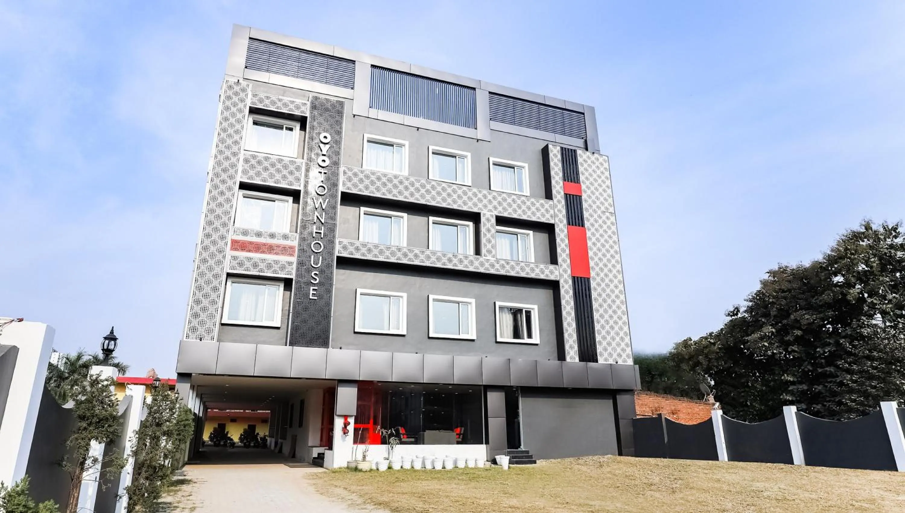 Facade/entrance in Townhouse Prithvi Resort Near Phoenix Palassio