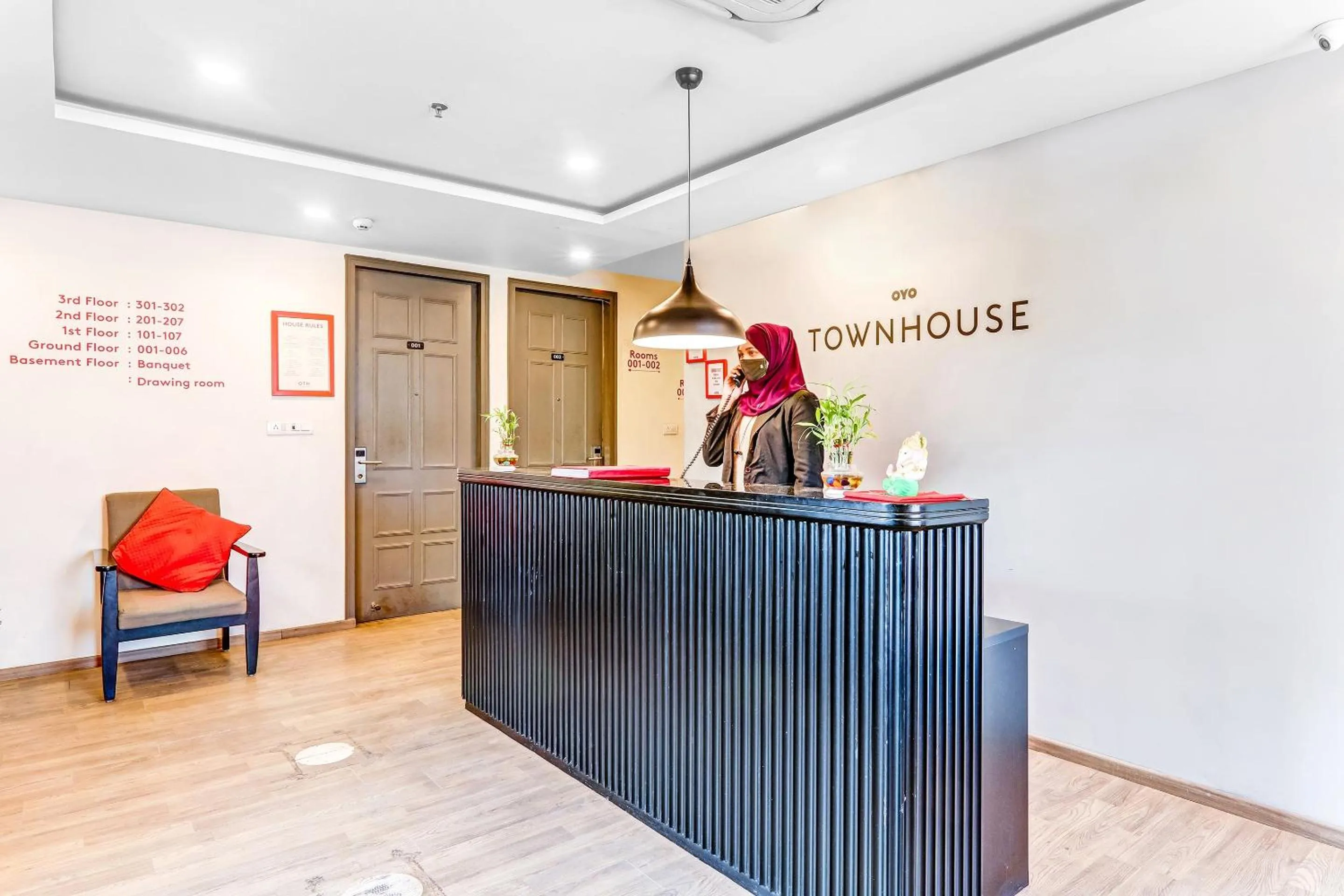 Lobby or reception in Super Townhouse 139 Ashiyana Smriti Upvan Near Emerald Mall Lucknow