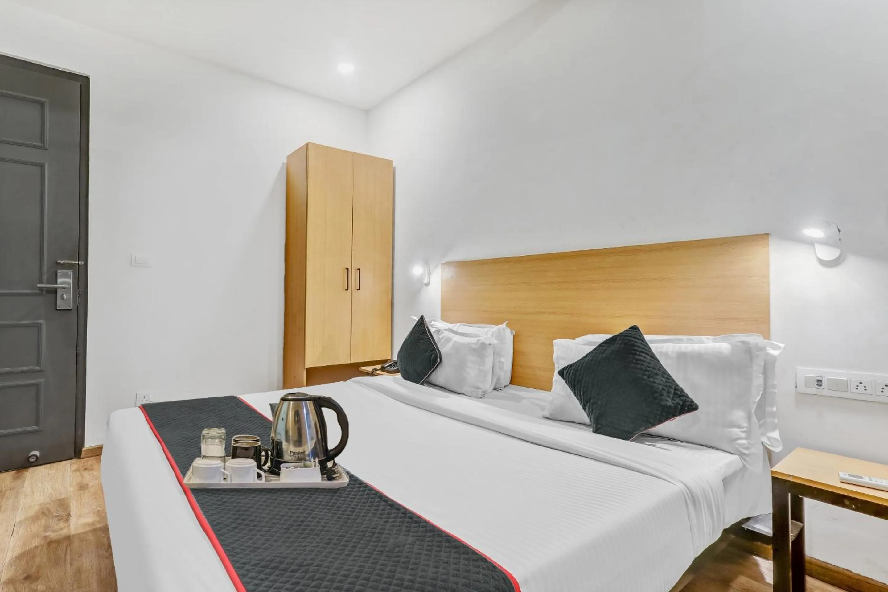 Bedroom, Bed in Super Townhouse 139 Ashiyana Smriti Upvan Near Emerald Mall Lucknow