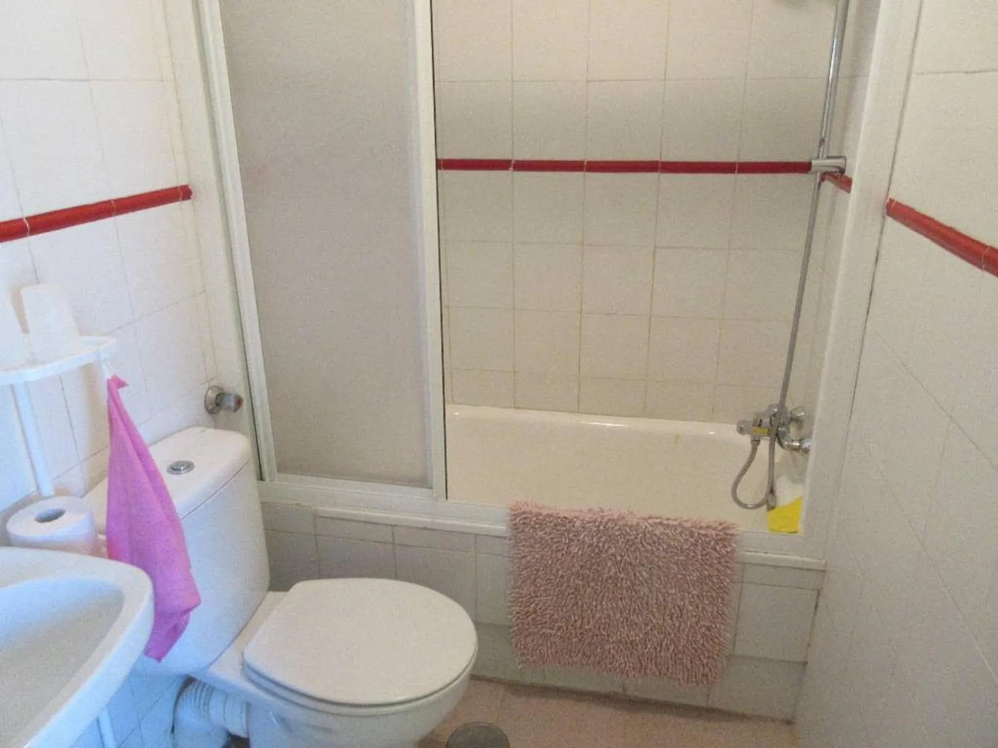 Bathroom in Villa Duplex 8-10 Persons, Terrace, Swimming Pool And Bbq