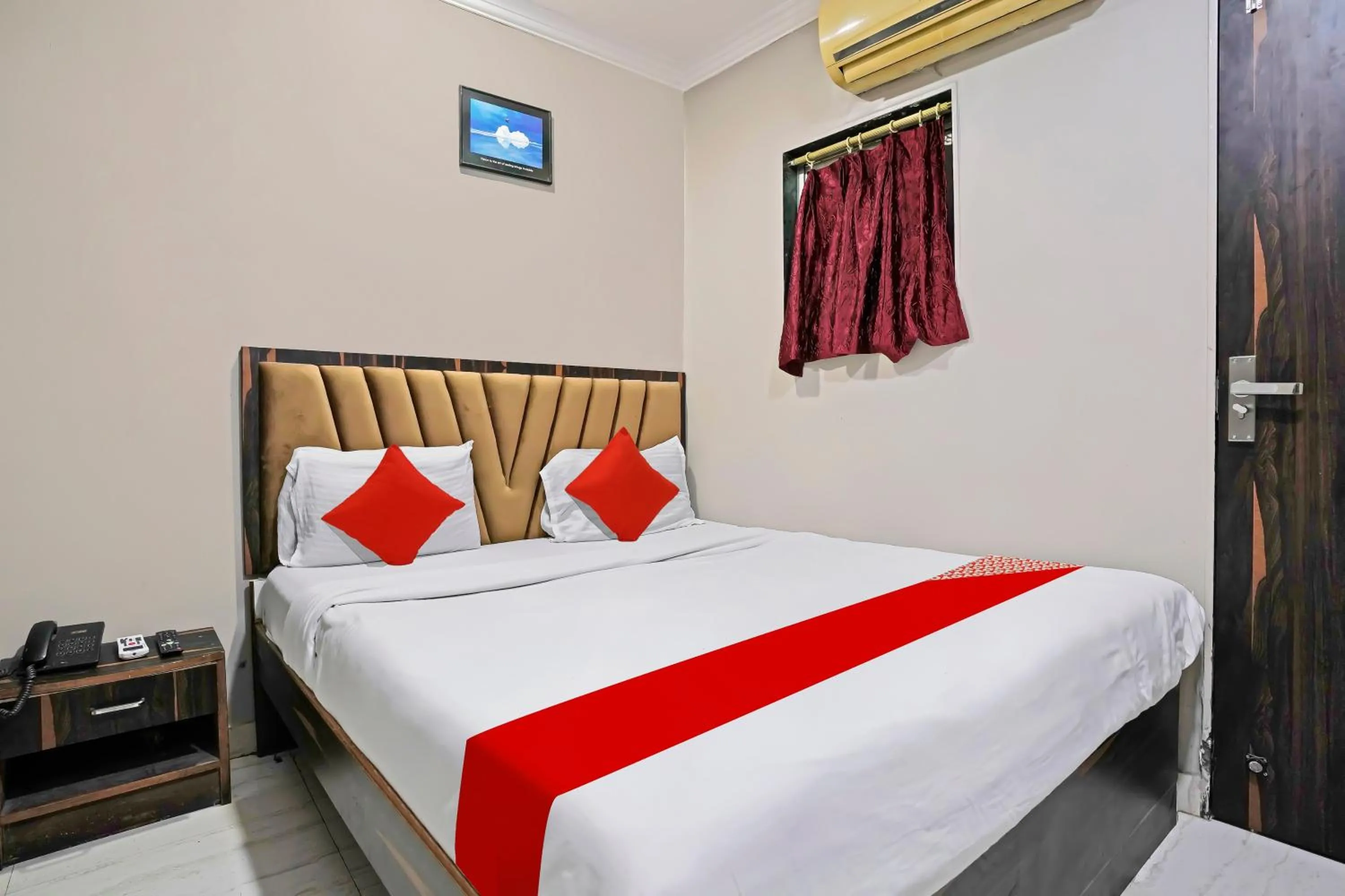 Bedroom in Hotel O Homestay Andheri East