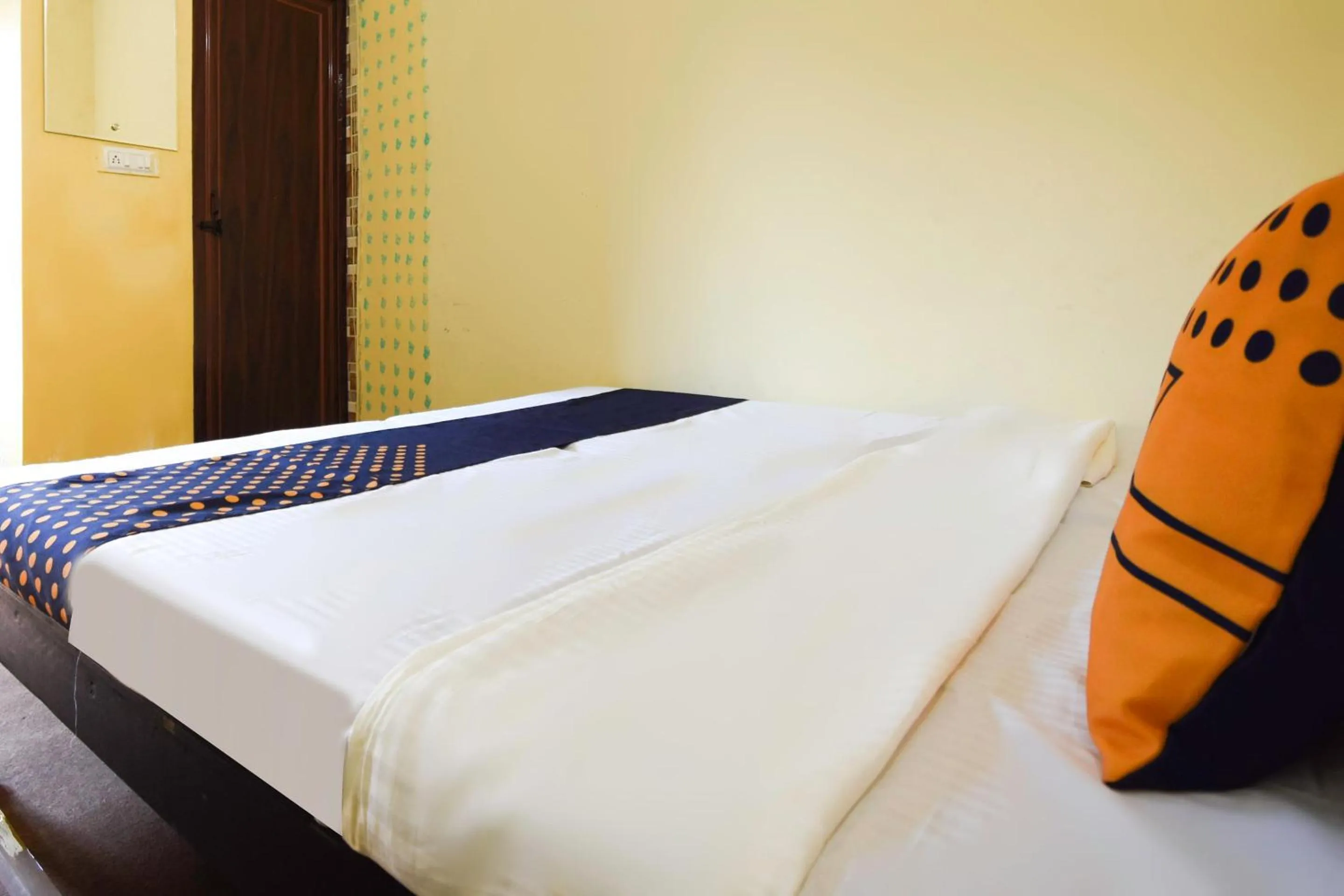 Bedroom in SPOT ON Saini Guest House