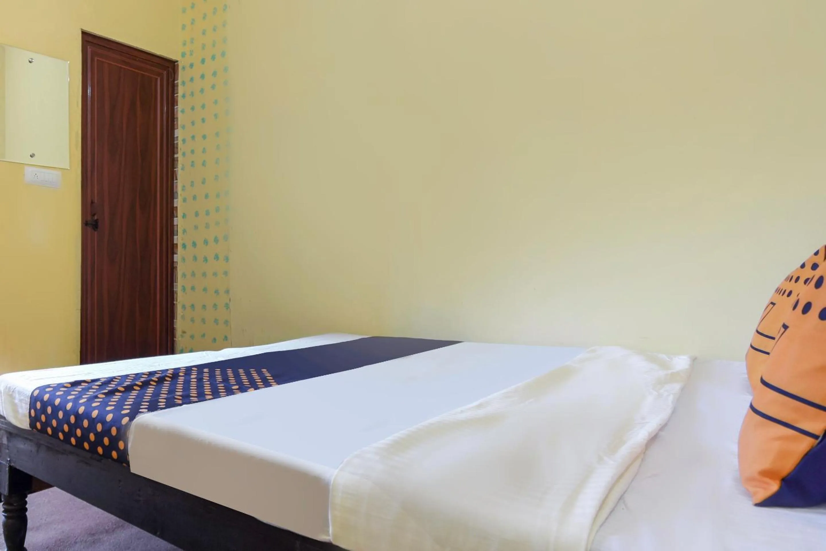 Bedroom in SPOT ON Saini Guest House