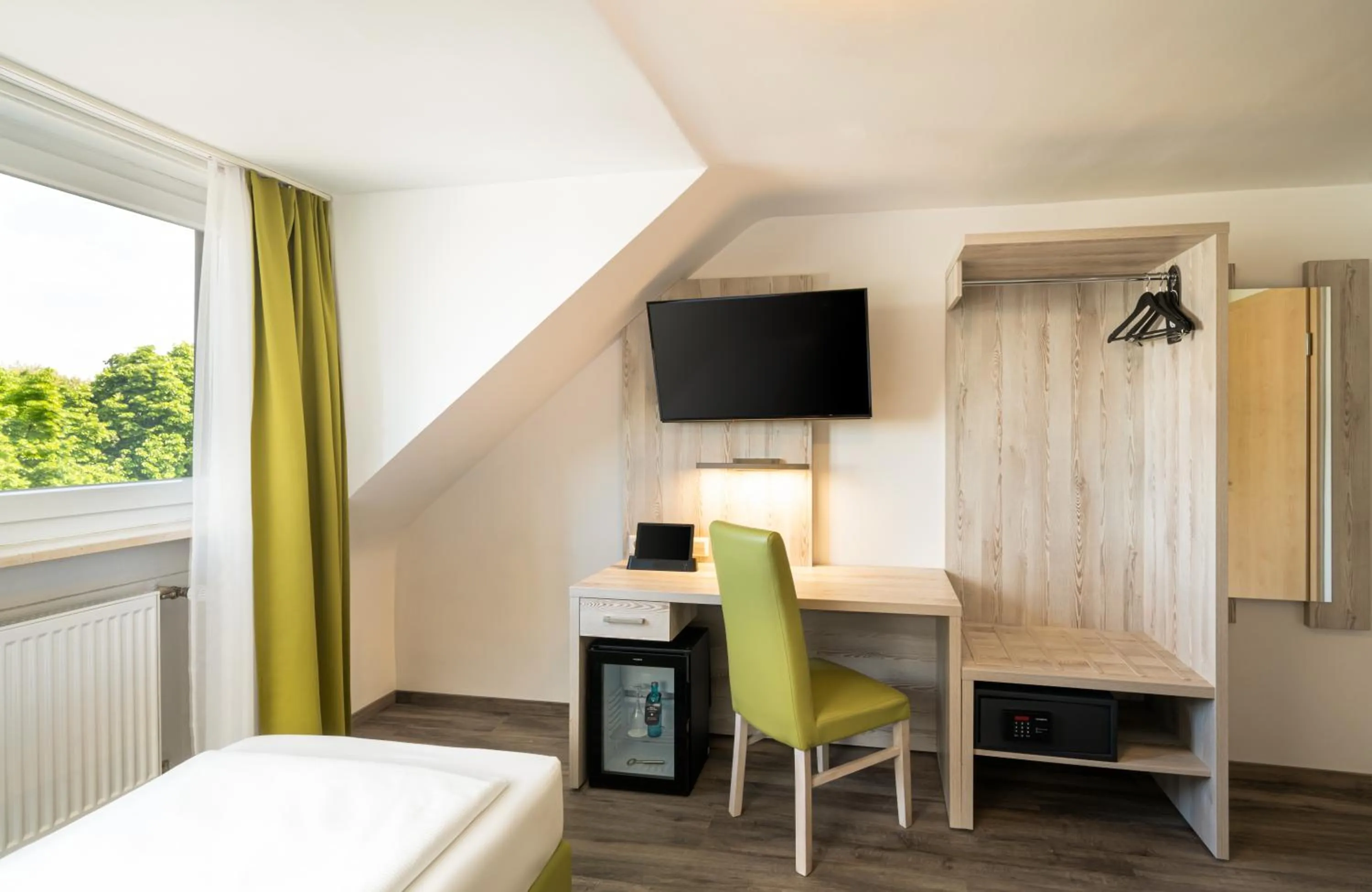 TV and multimedia in Arthotel ANA Eden