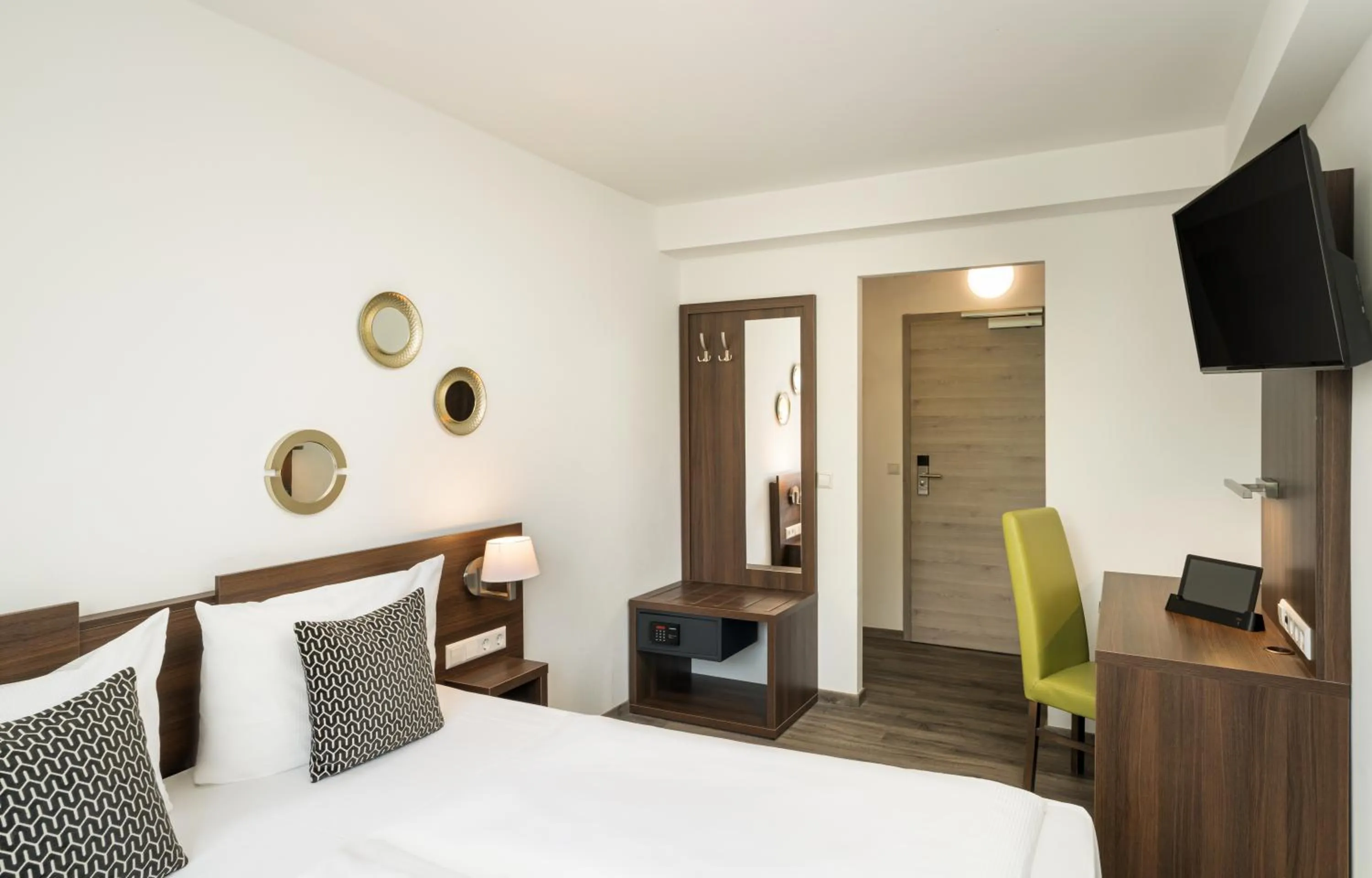 TV and multimedia, Bed in Arthotel ANA Eden