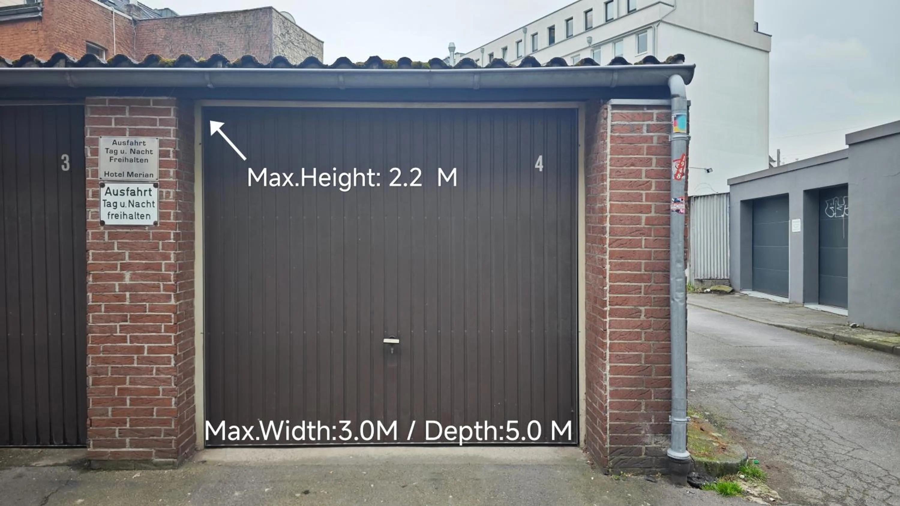 Parking in Hotel Merian