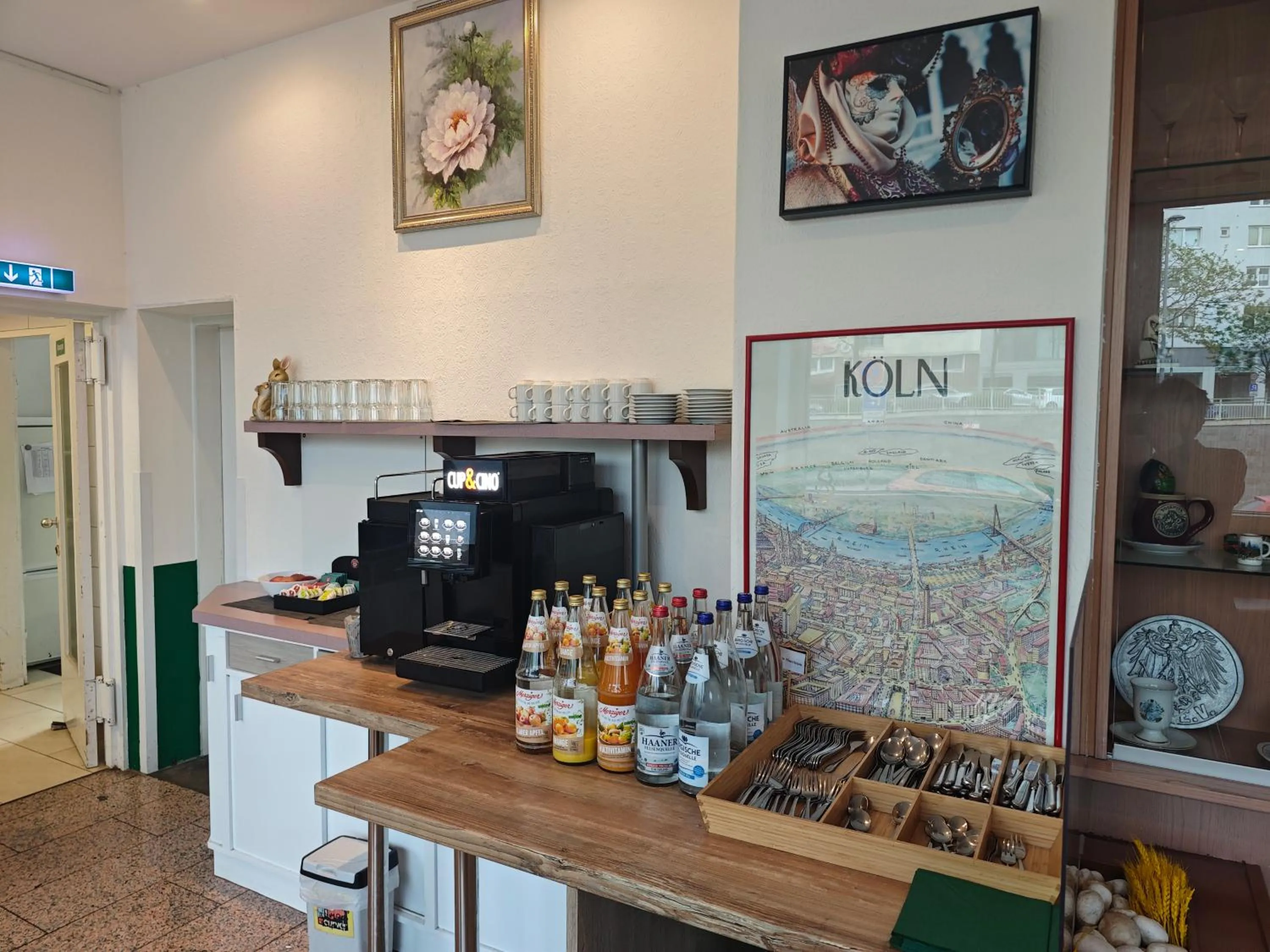 Restaurant/places to eat in Hotel Merian