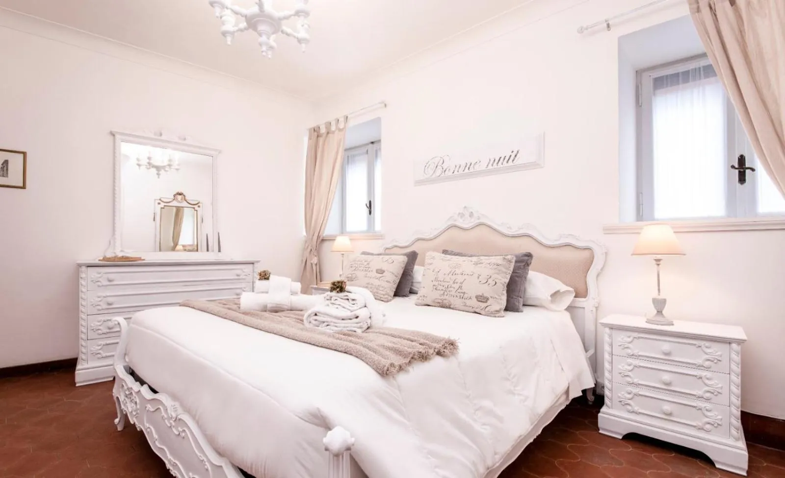 Bedroom, Bed in Sweet Arco Farnese