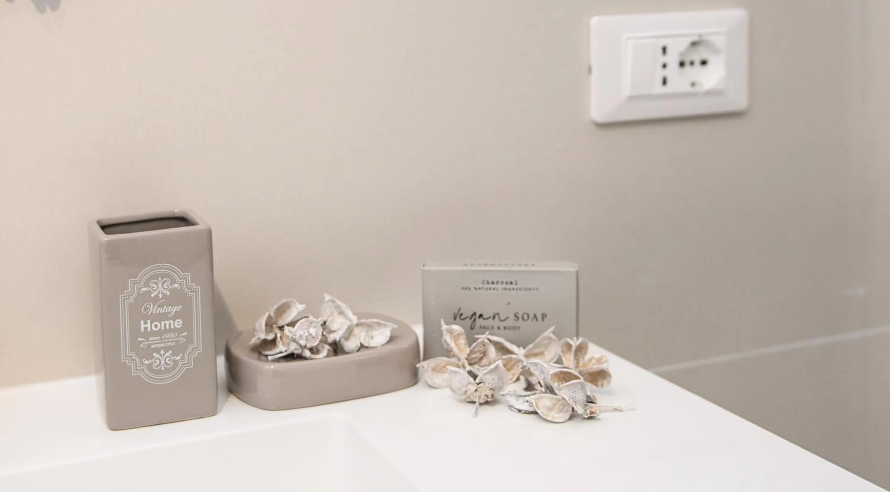 Bathroom in Sweet Arco Farnese