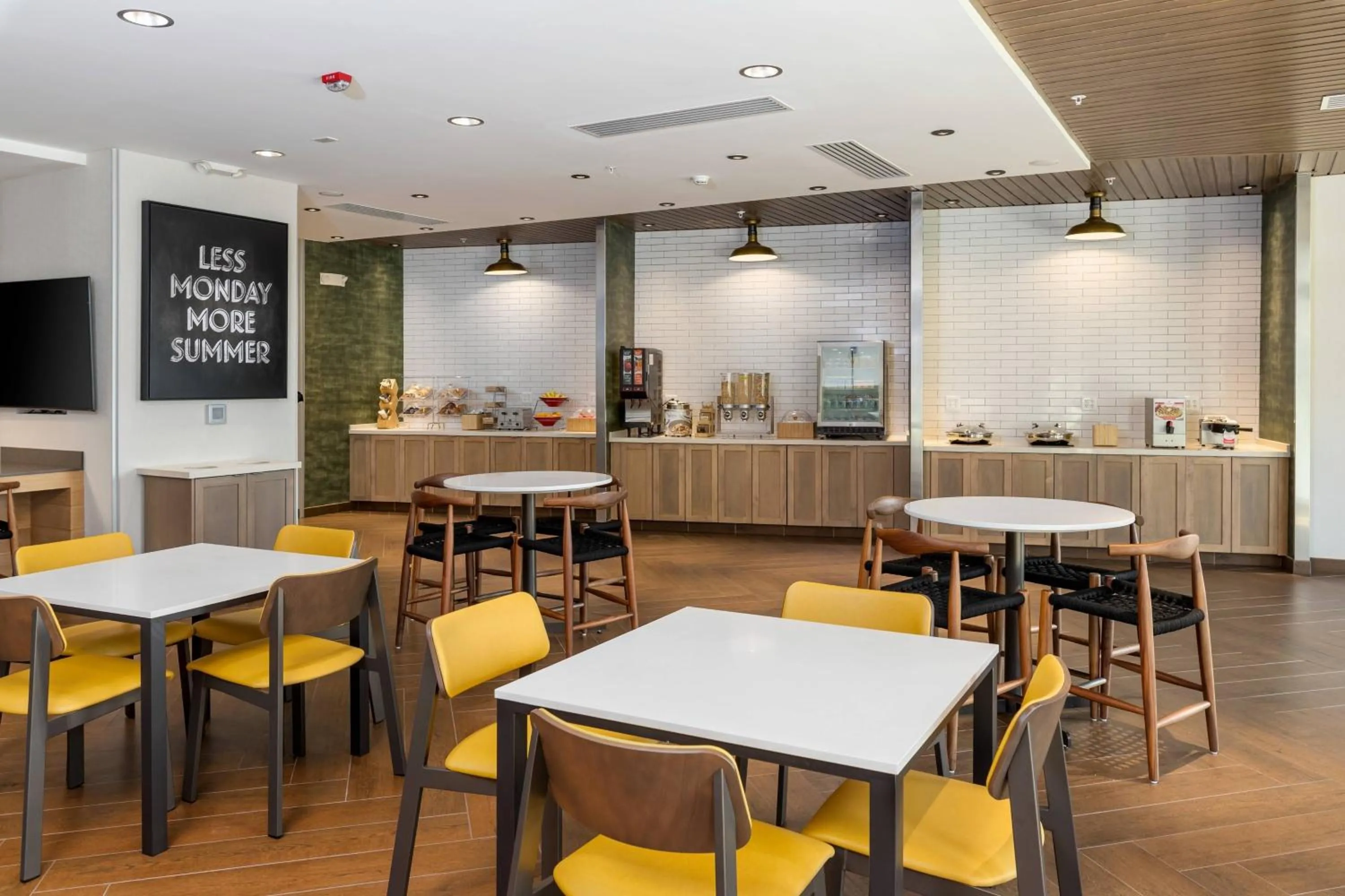 Breakfast in Fairfield Inn & Suites Morganton Historic Downtown