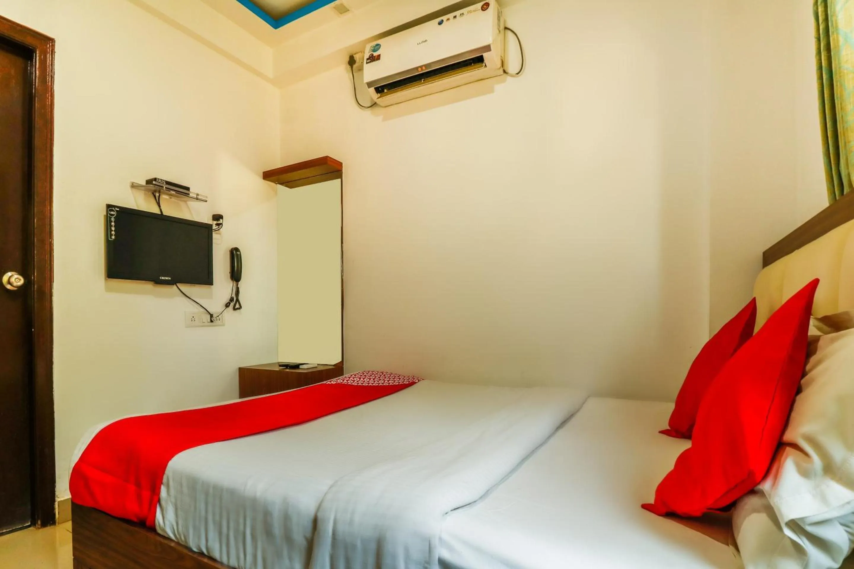 Bedroom, Bed in Hotel O The Royal Park