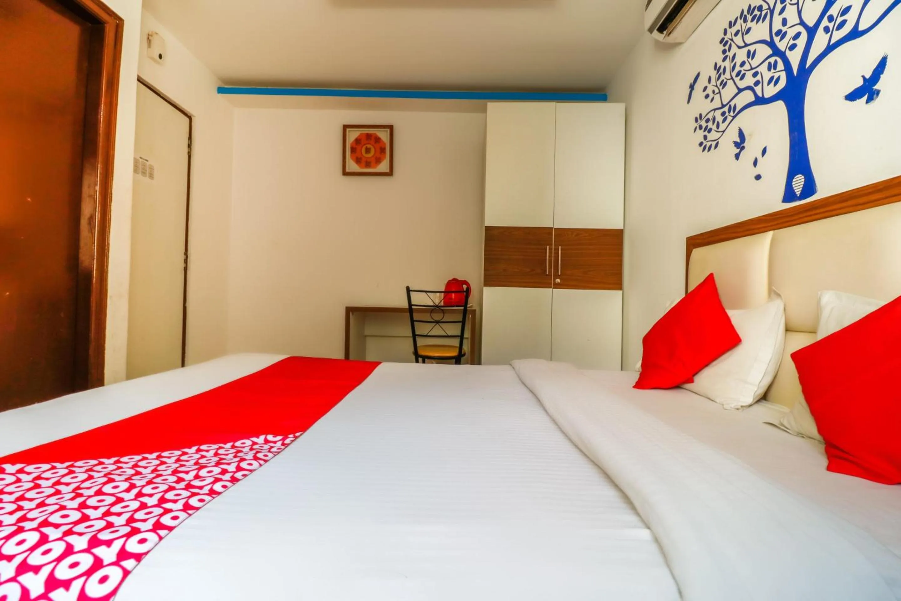 Bedroom, Bed in Hotel O The Royal Park