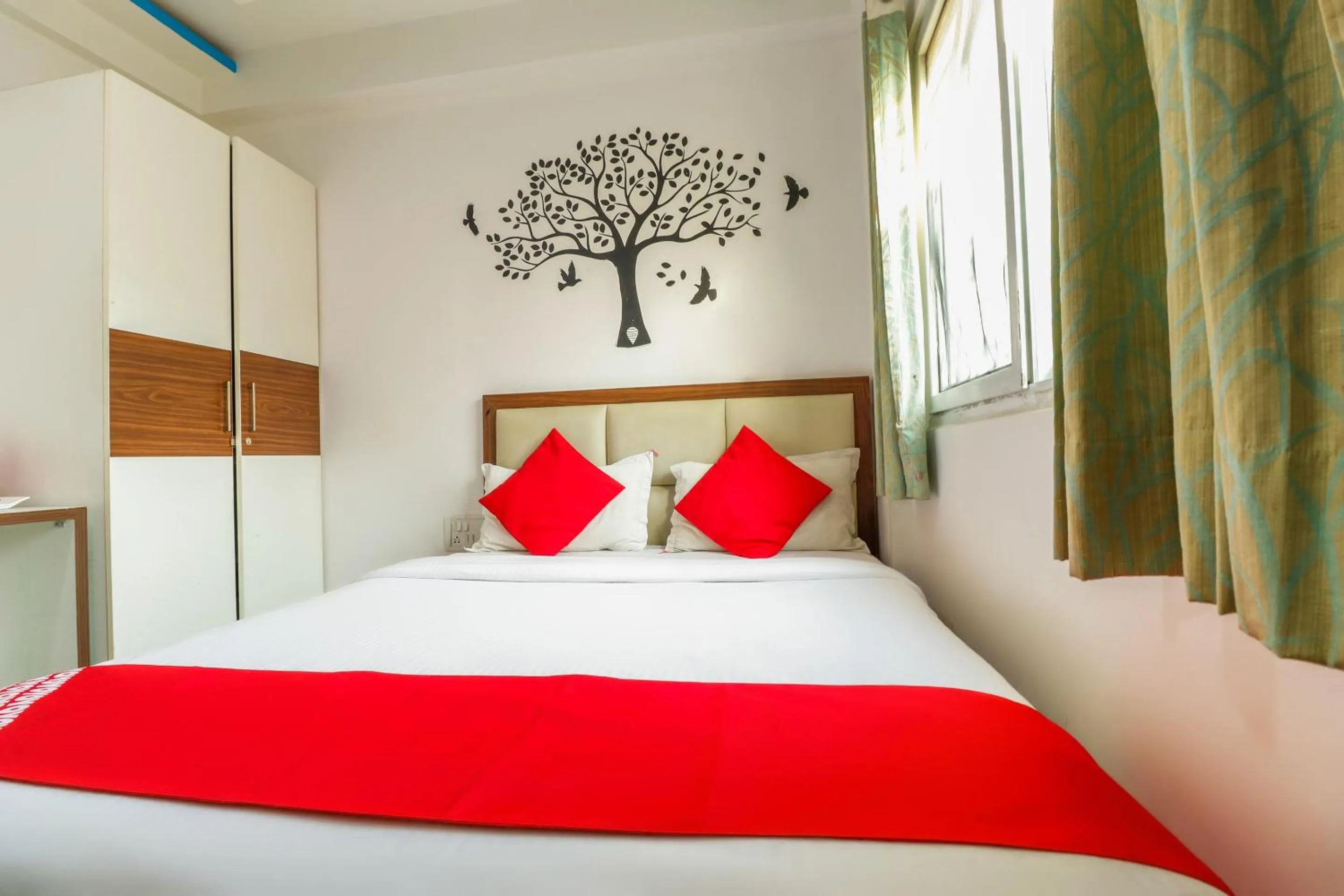 Bedroom, Bed in Hotel O The Royal Park