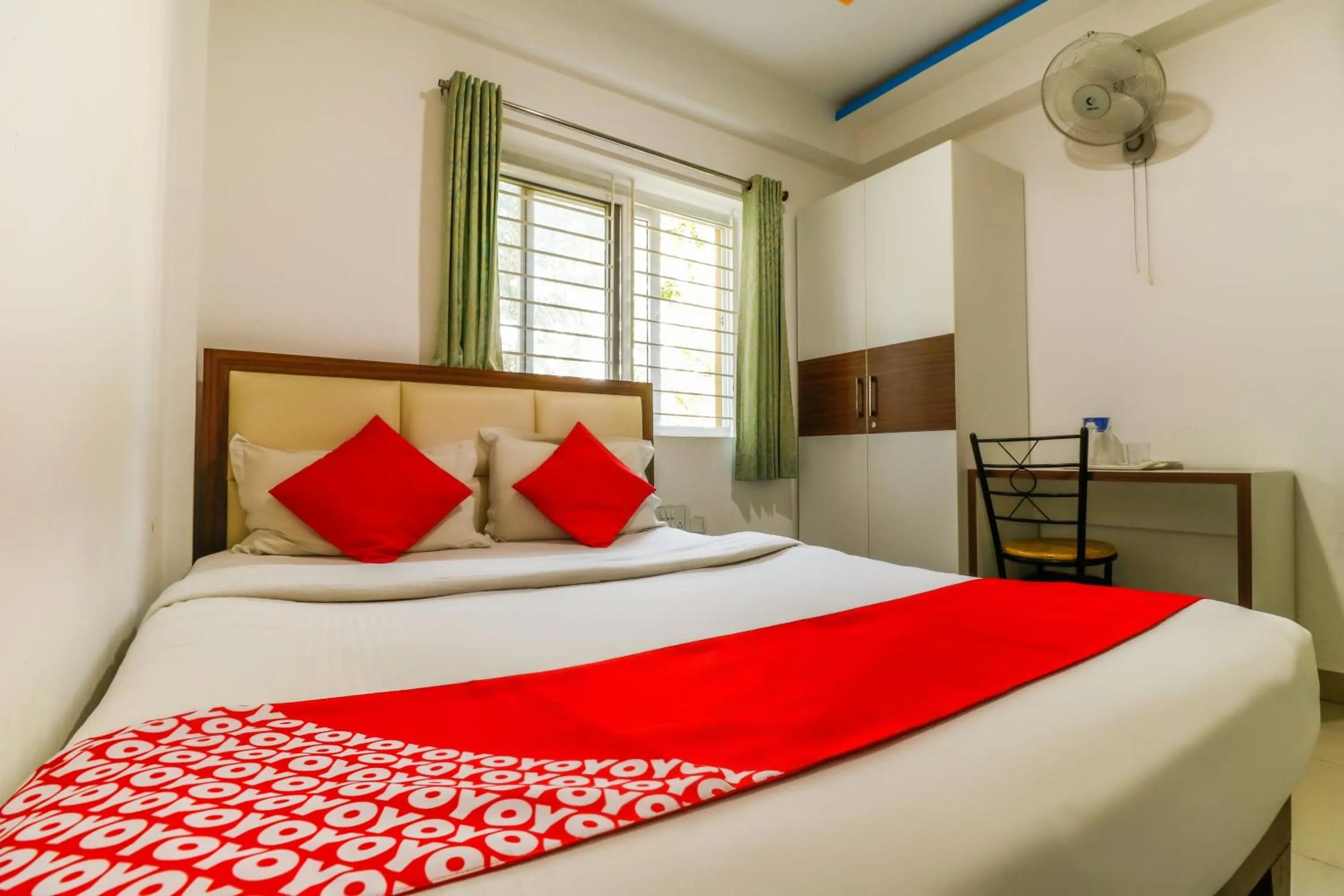 Bedroom, Bed in Hotel O The Royal Park