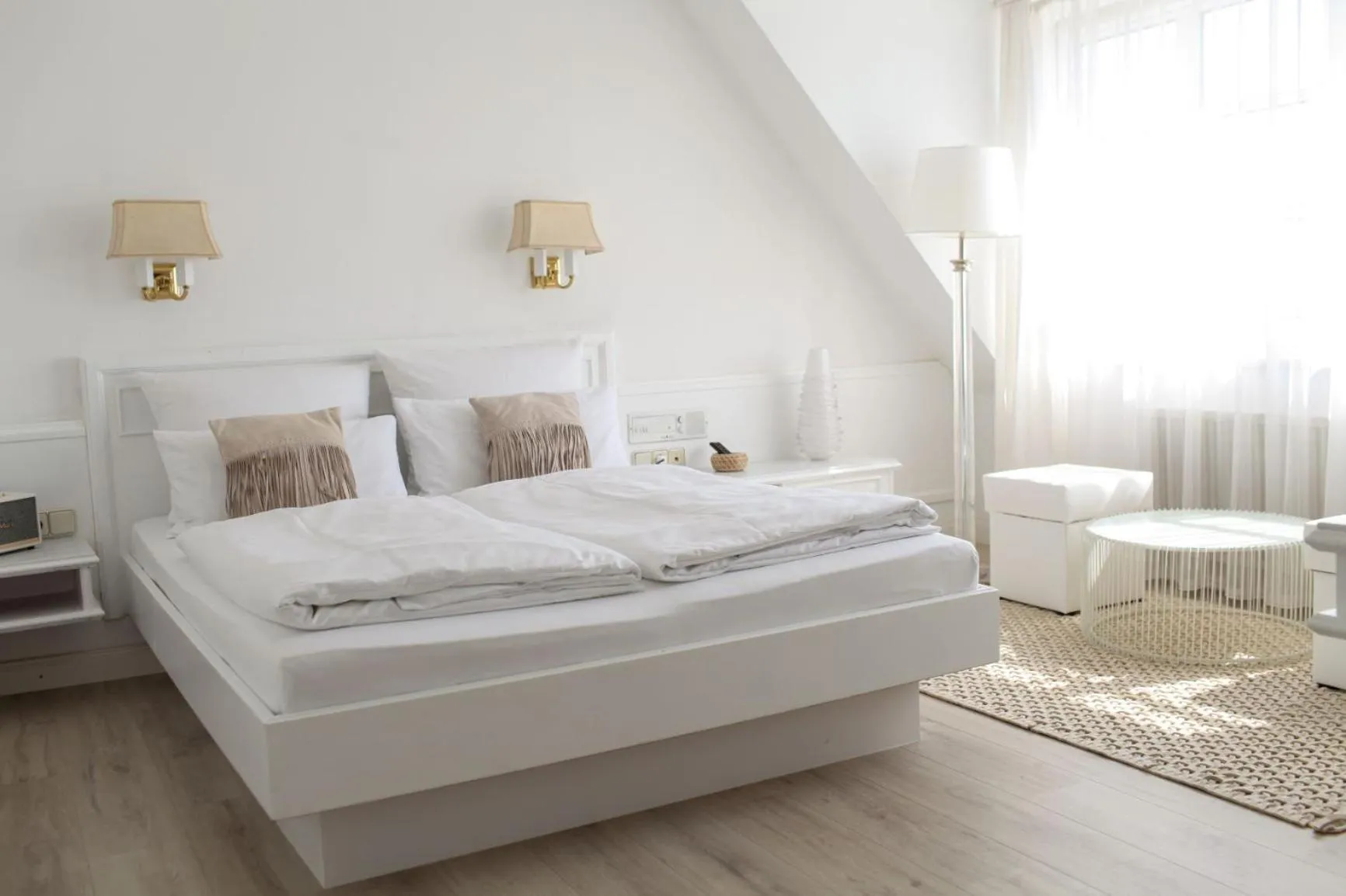 Photo of the whole room, Bed in Boutique Hotel Krone München