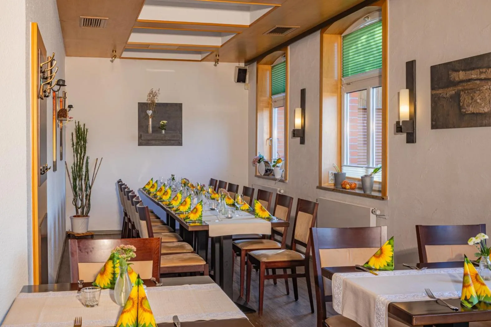 Restaurant/places to eat in Der Bayerische Hof