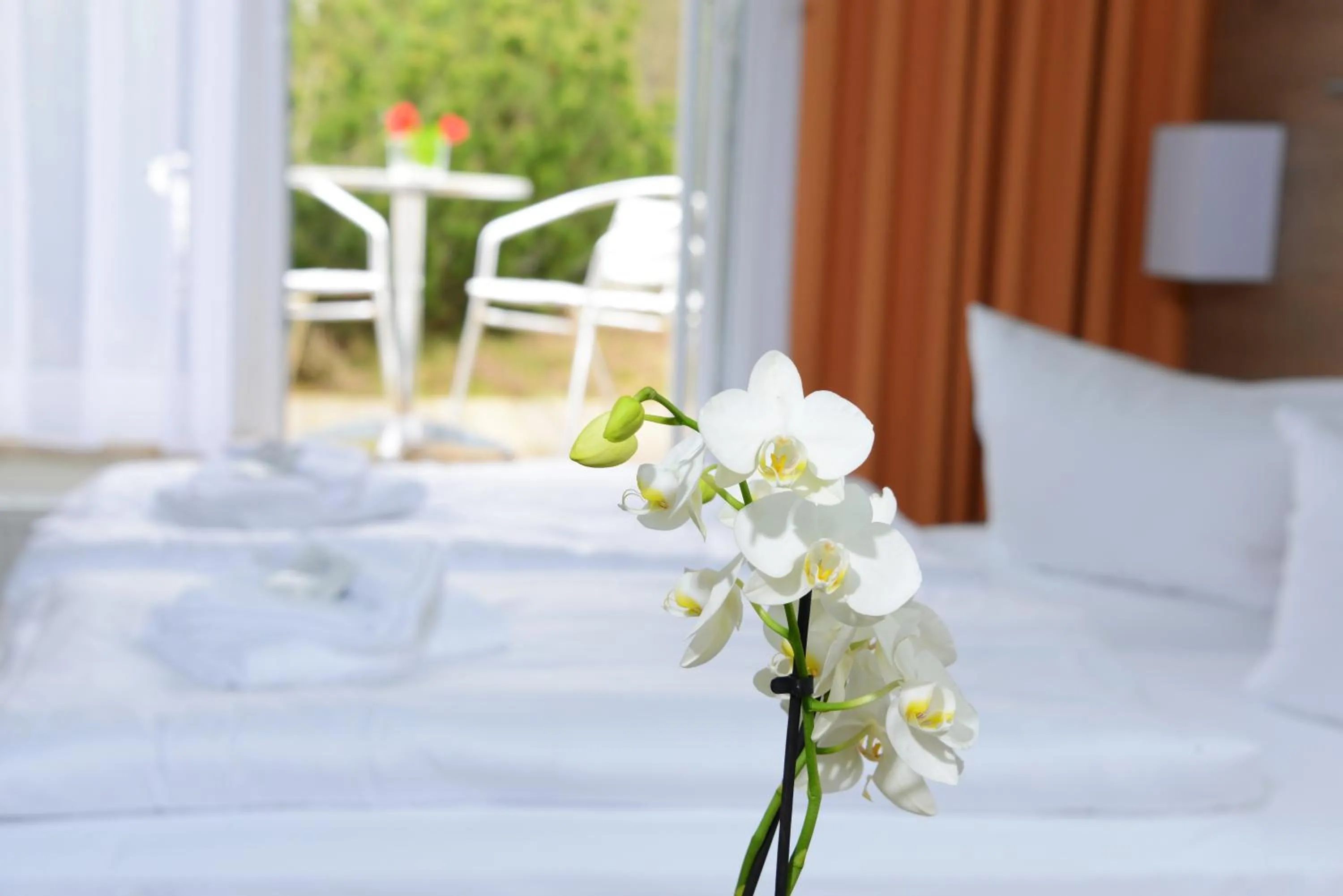 Photo of the whole room, Bed in Der Bayerische Hof