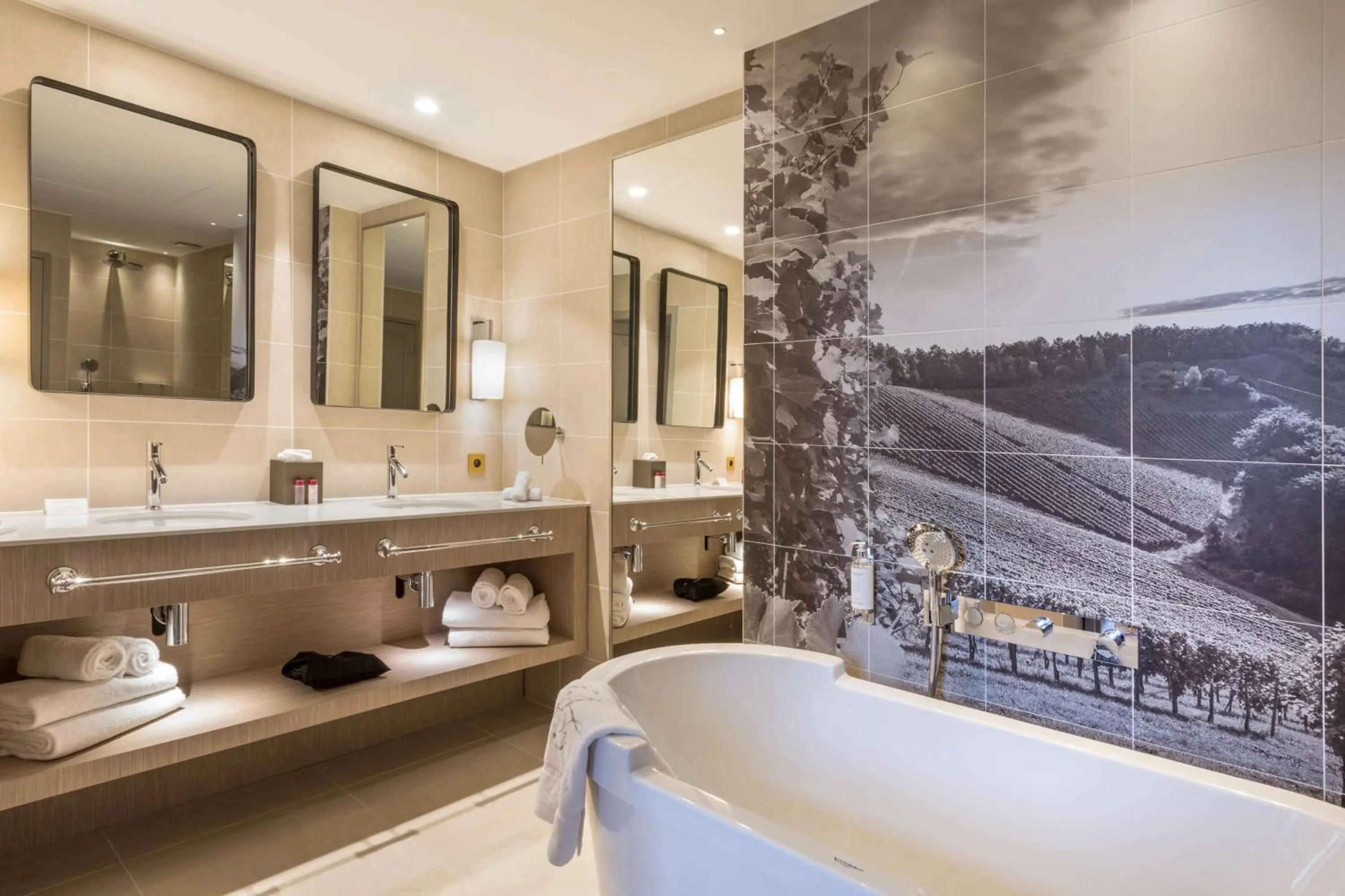 Bathroom in Hôtel & Spa Les Sept Fontaines Best Western Premier